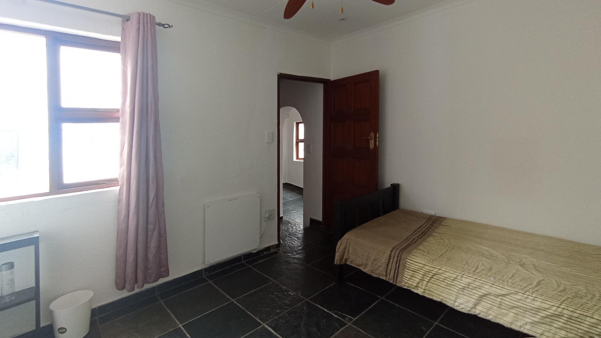 Bed Room 4 - 25 square meters of property in Northcliff