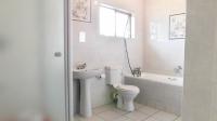 Bathroom 1 - 9 square meters of property in Isipingo Hills