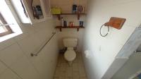 Main Bathroom - 4 square meters of property in Isipingo Hills