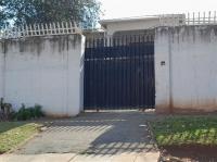 Front View of property in Bezuidenhout Valley