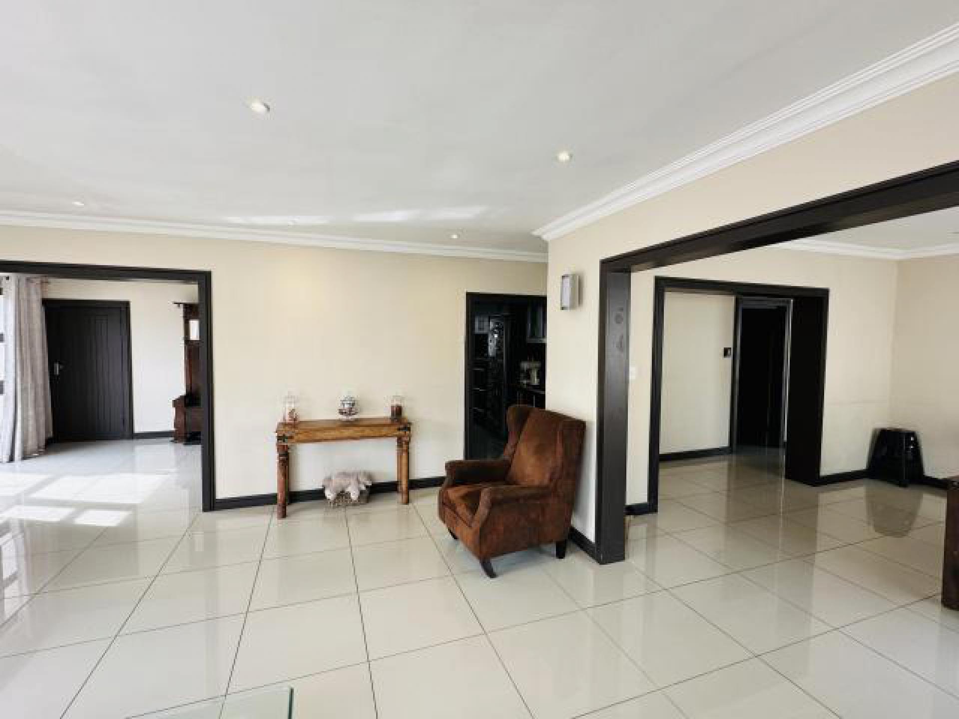 Lounges of property in Crawford