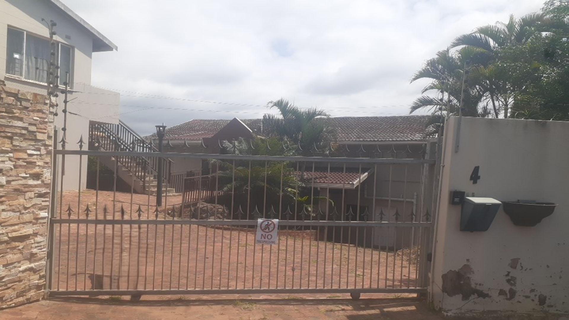 Front View of property in Amanzimtoti 