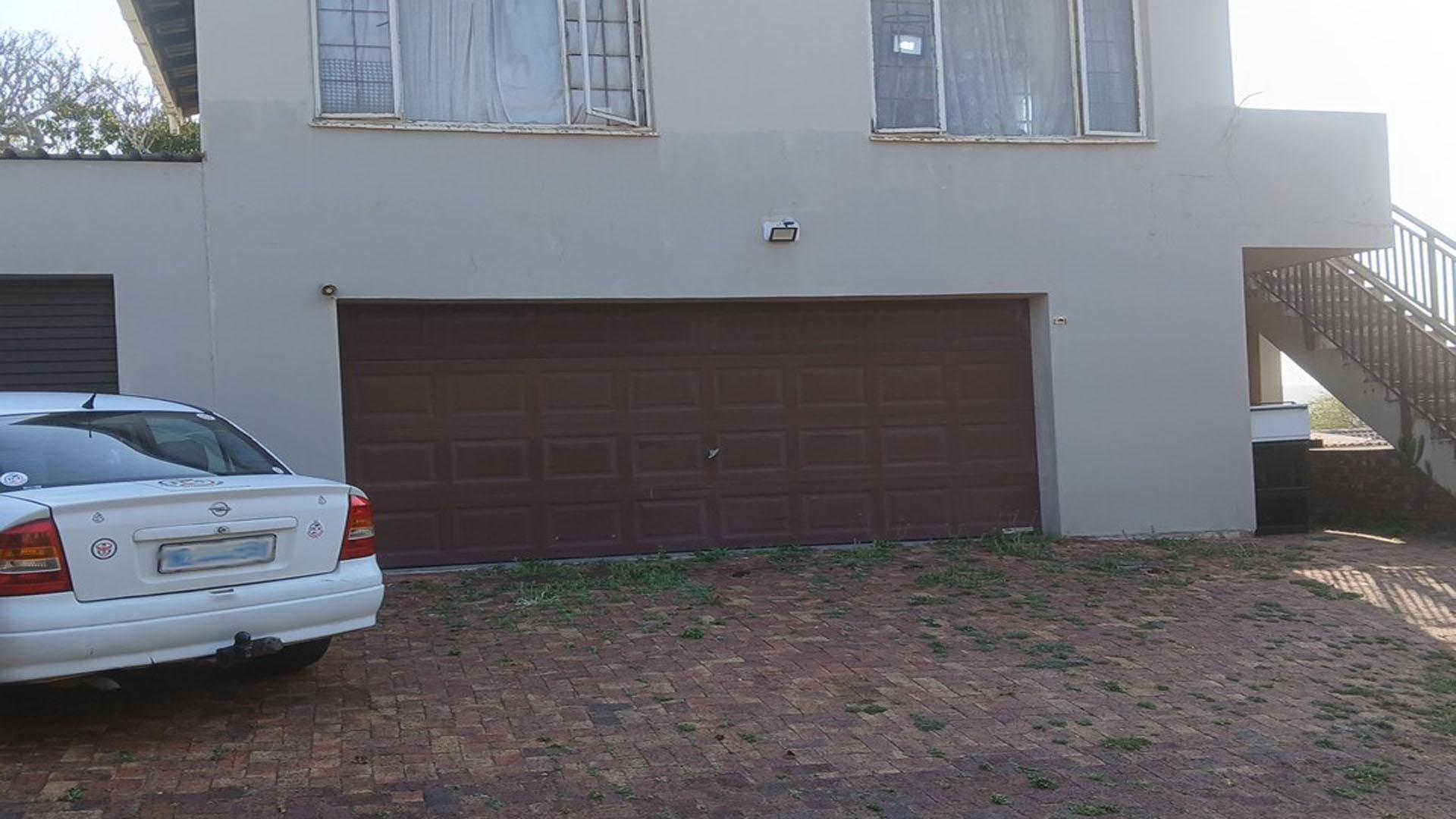 Front View of property in Amanzimtoti 