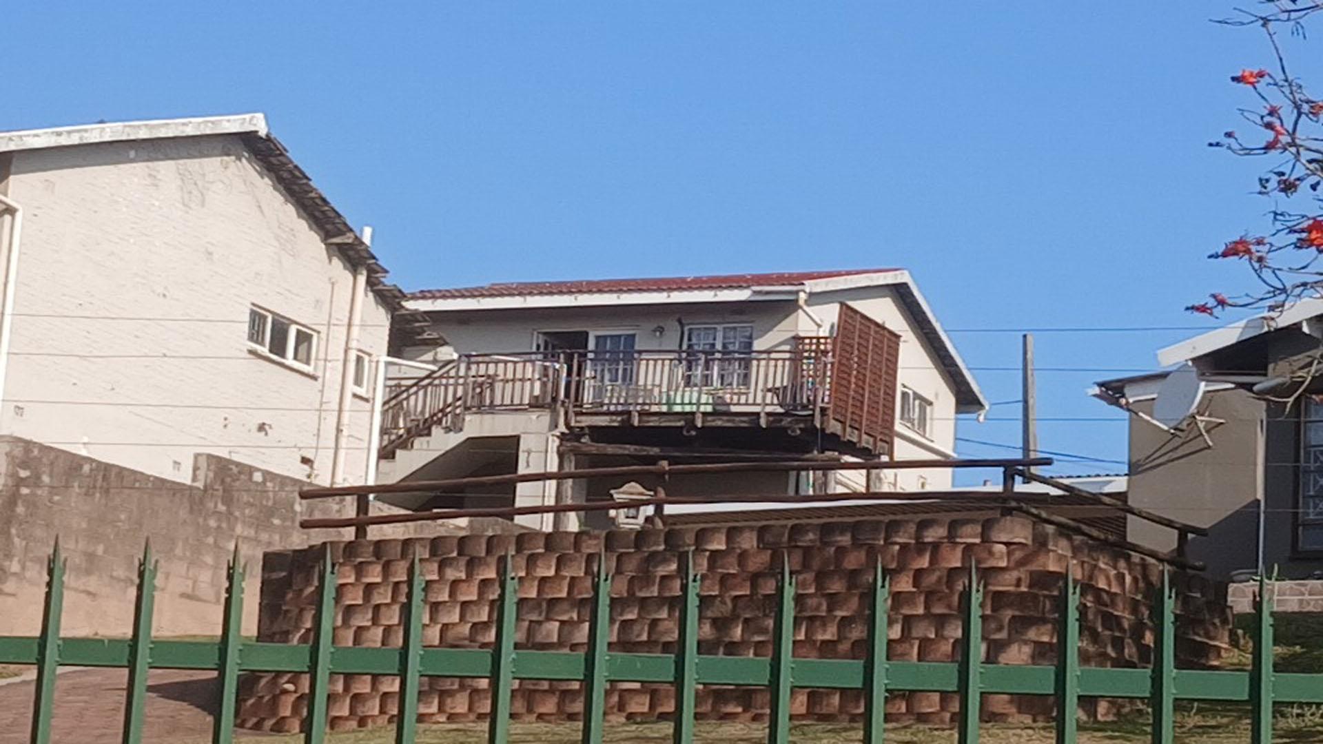 Front View of property in Amanzimtoti 