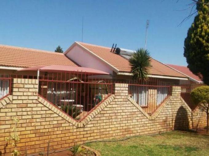 4 Bedroom House for Sale For Sale in Stilfontein - MR578200