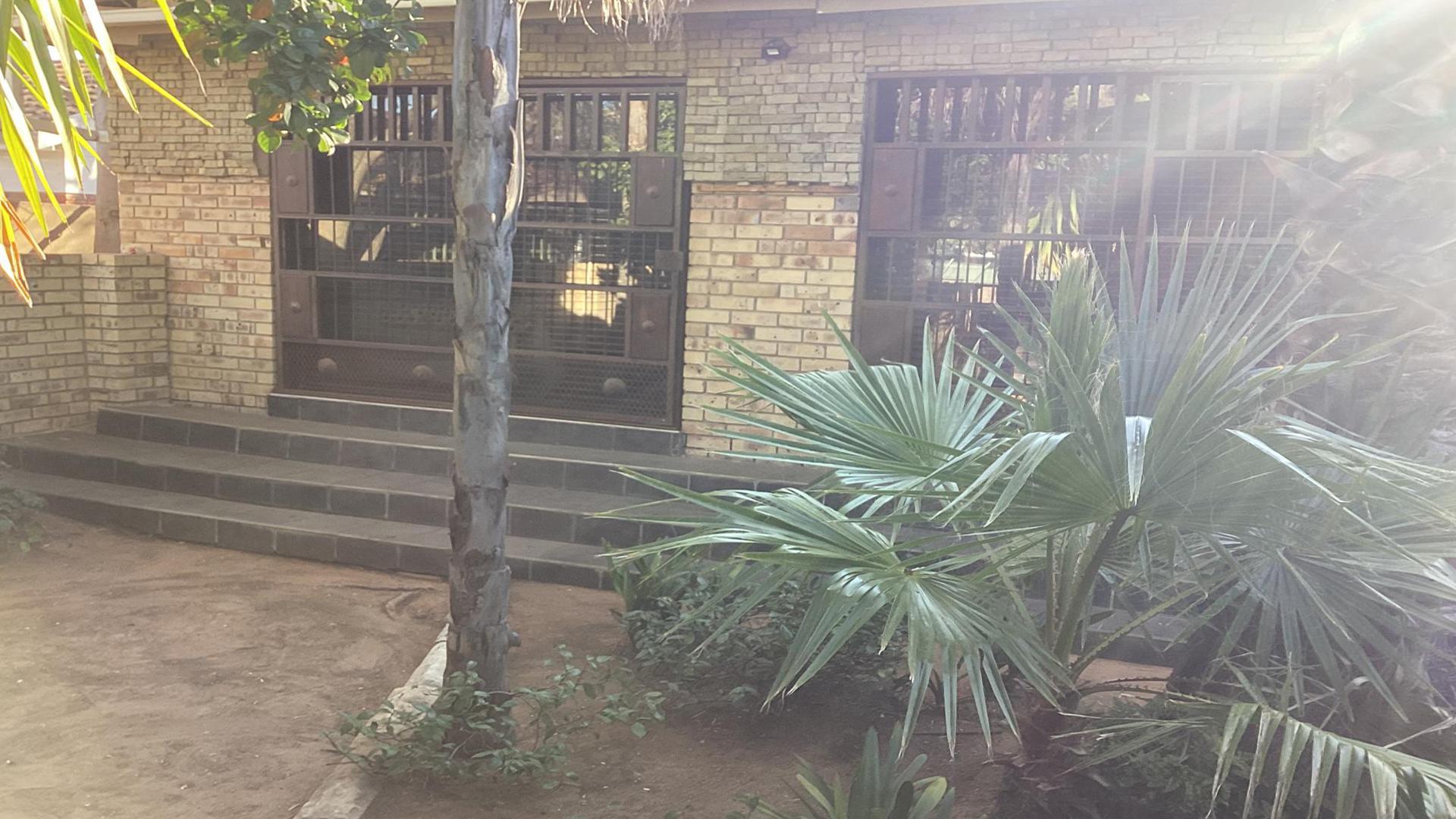 Backyard of property in Baysvalley