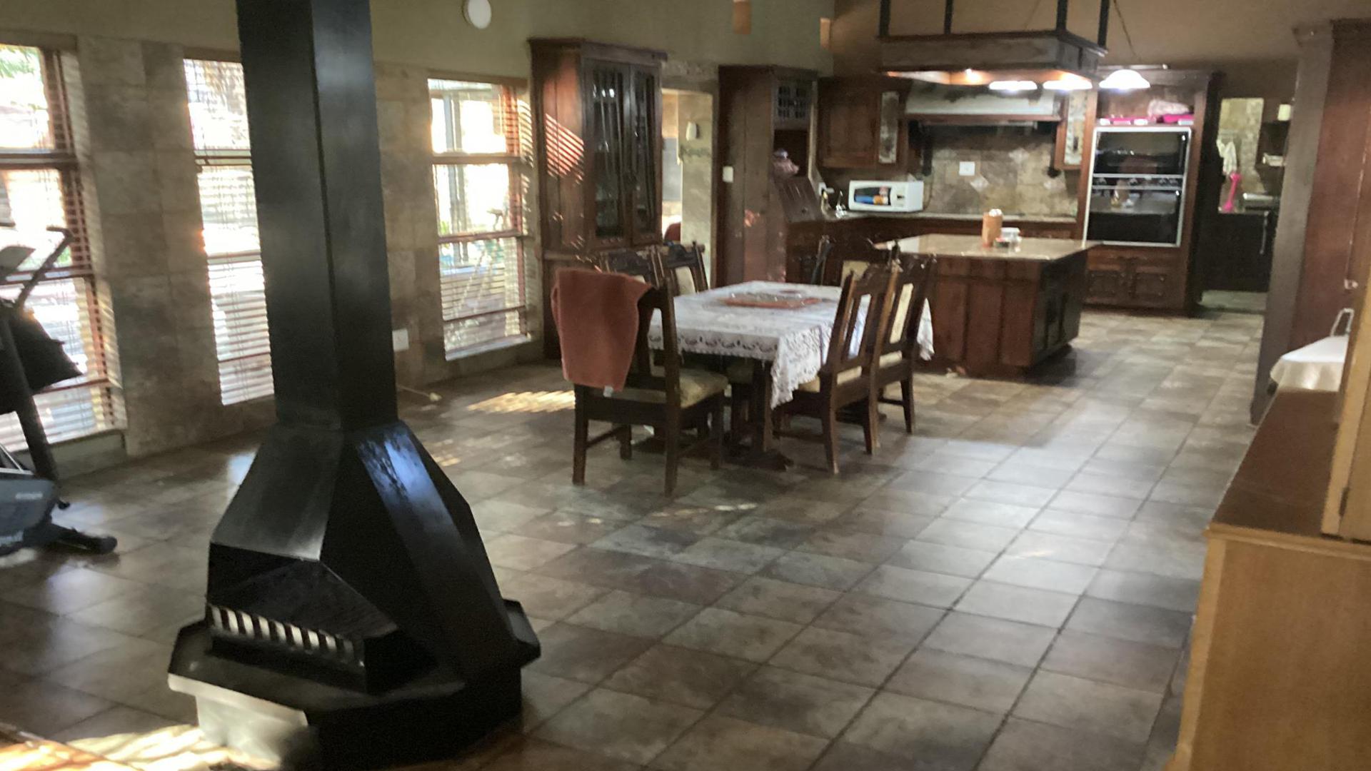 Dining Room of property in Baysvalley