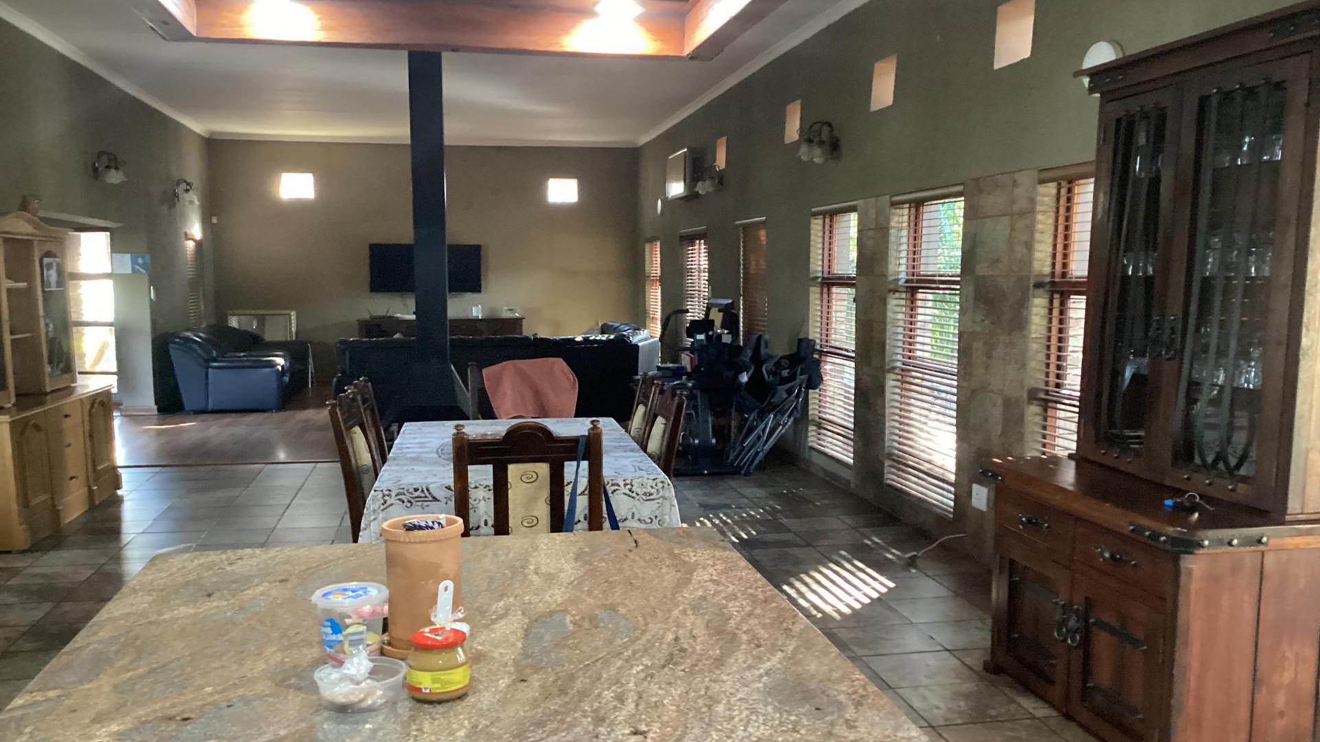 Kitchen of property in Baysvalley