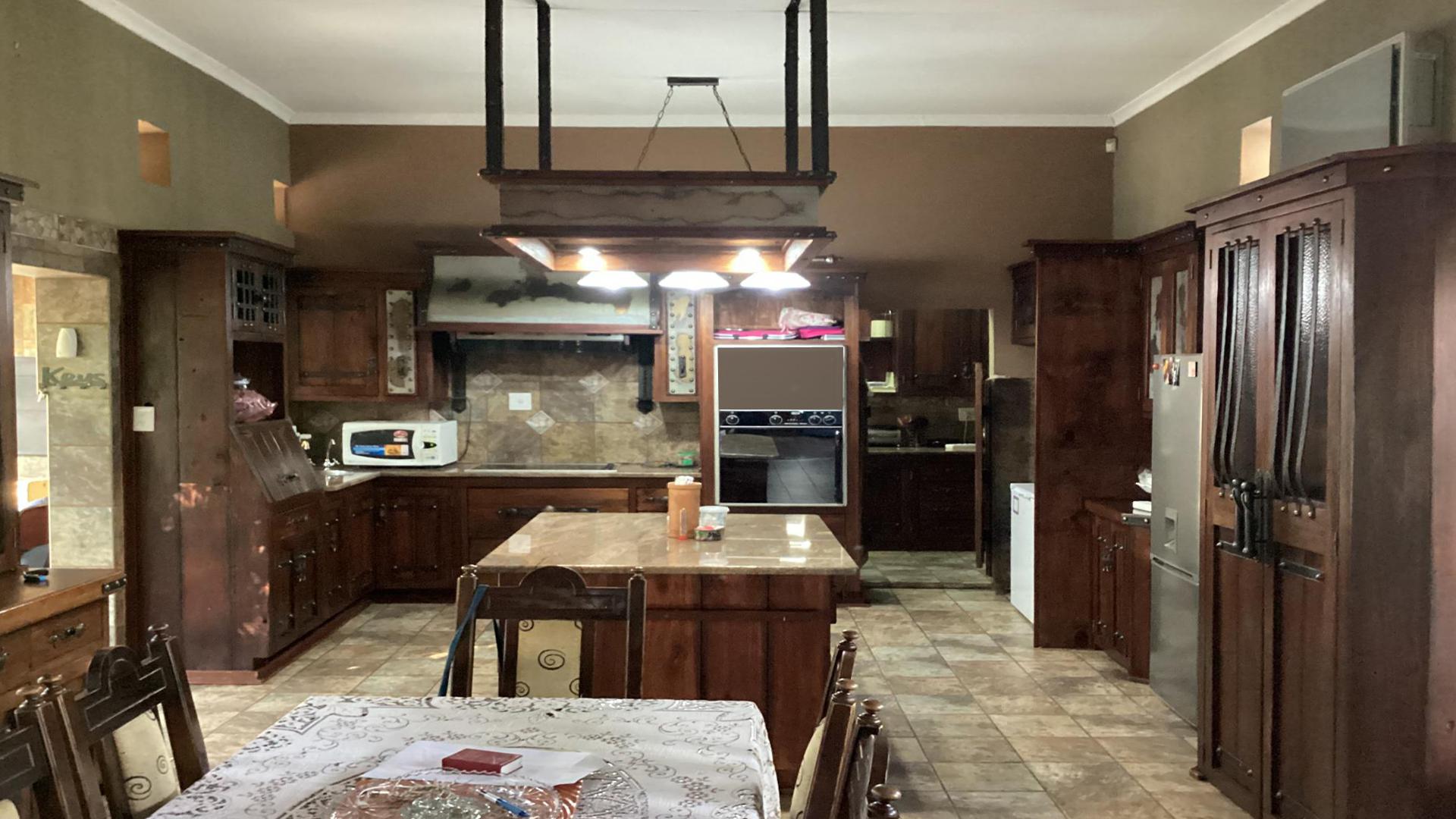 Kitchen of property in Baysvalley