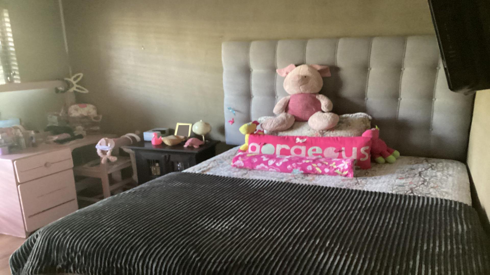 Bed Room 1 of property in Baysvalley