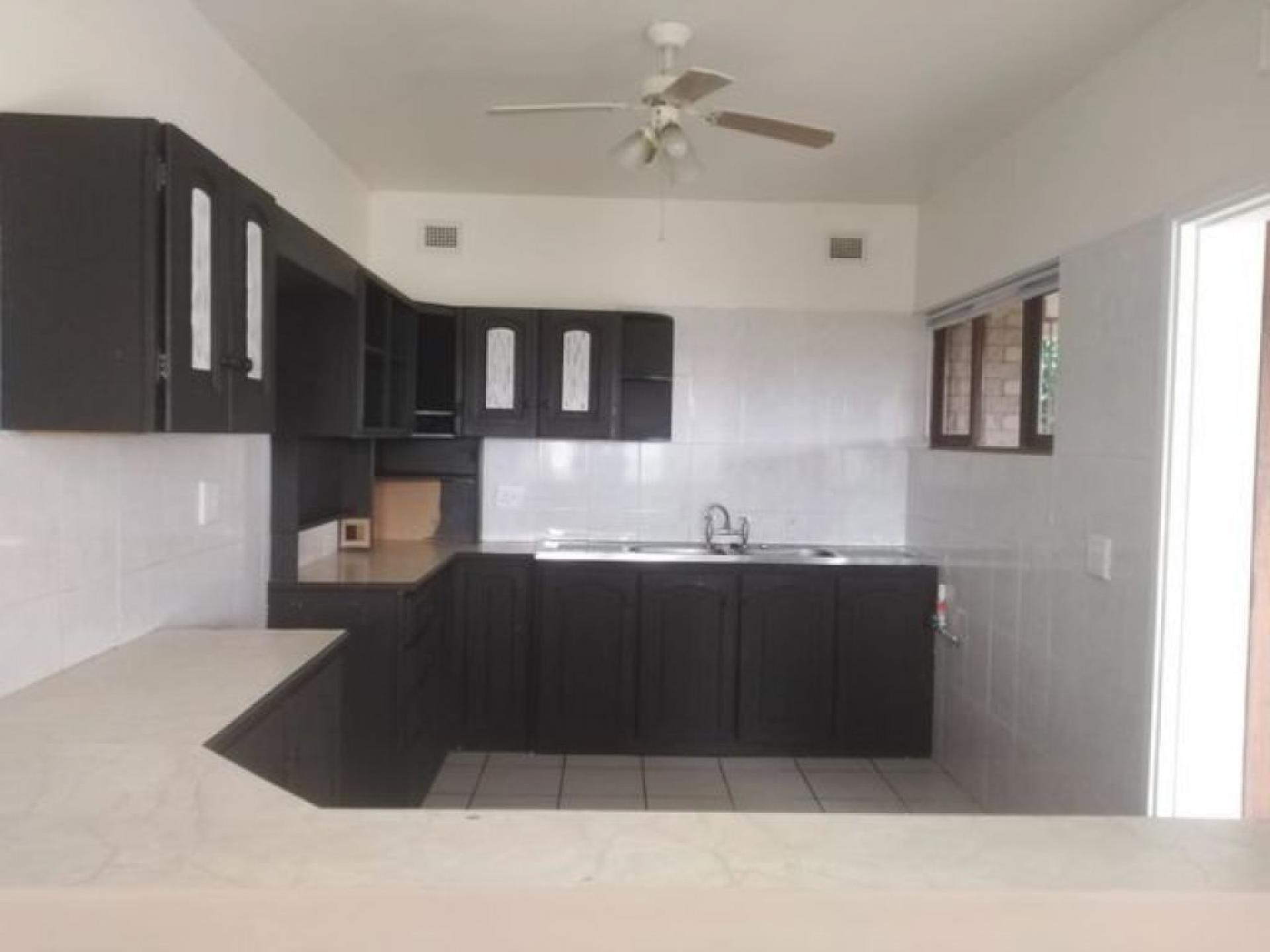 3 Bedroom Simplex for Sale For Sale in Freeland Park MR578