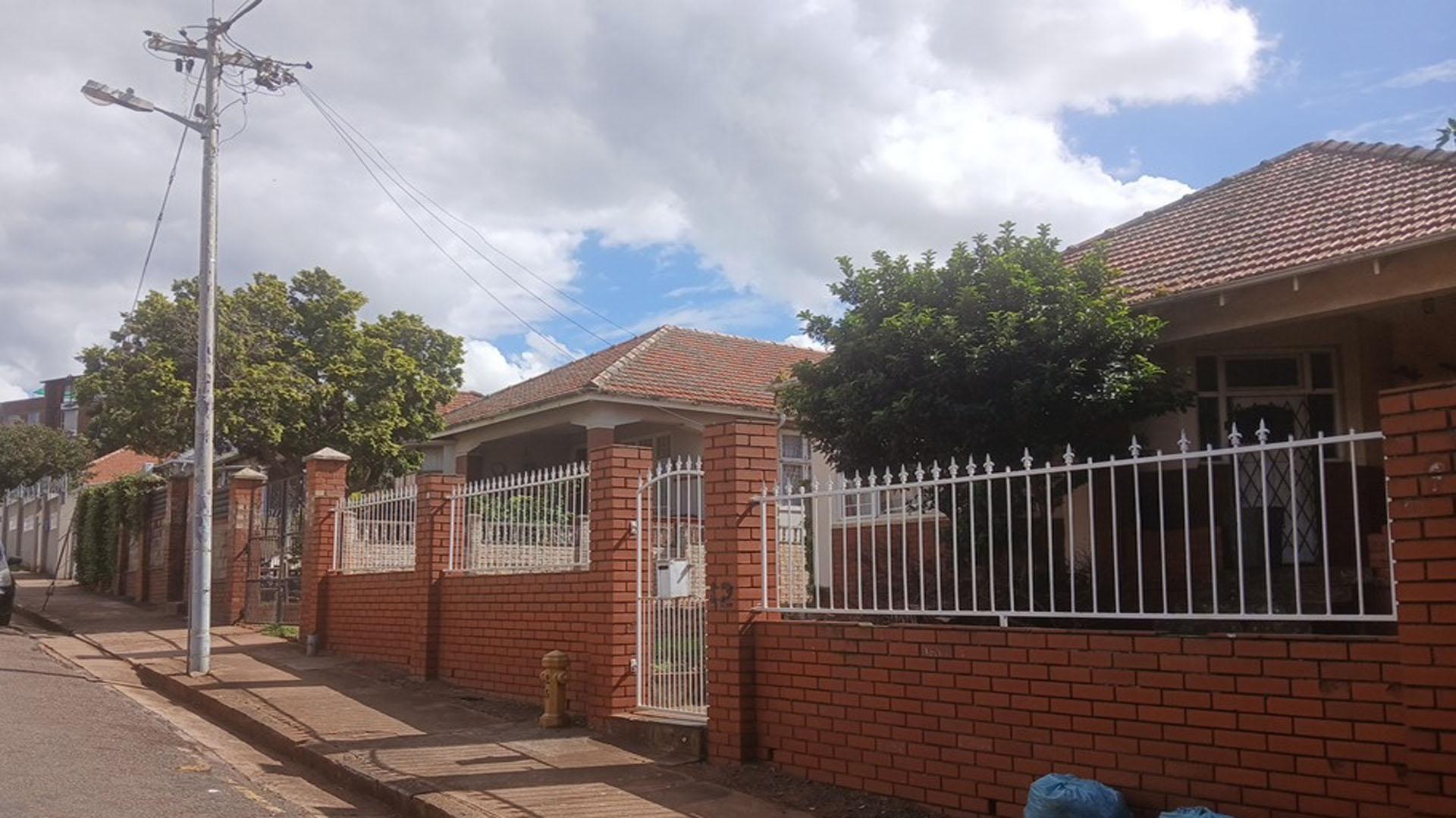 Front View of property in Durban Central