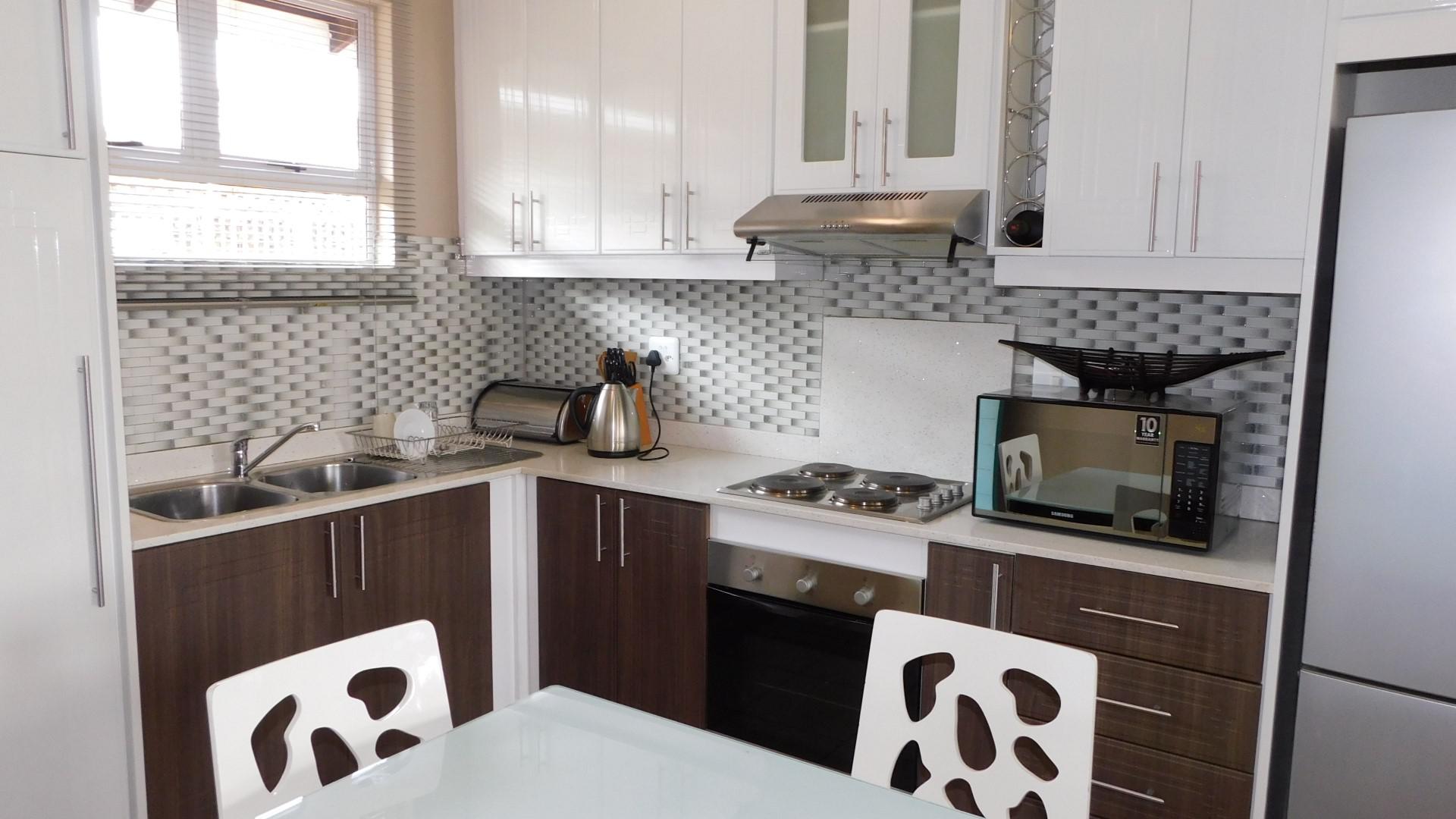 Kitchen - 12 square meters of property in Effingham Heights