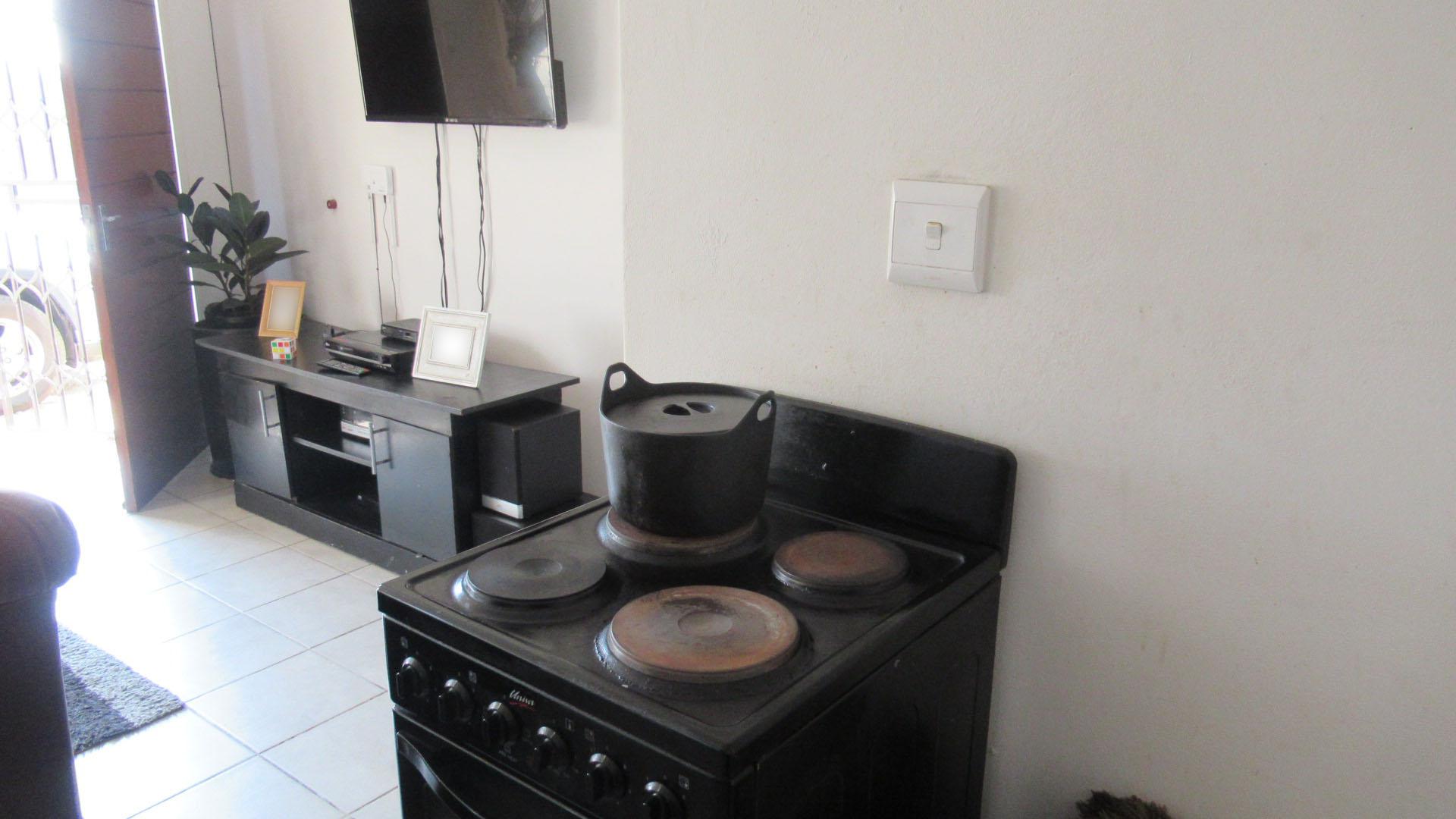 Kitchen - 5 square meters of property in Savanna City