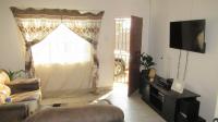 Lounges - 13 square meters of property in Savanna City