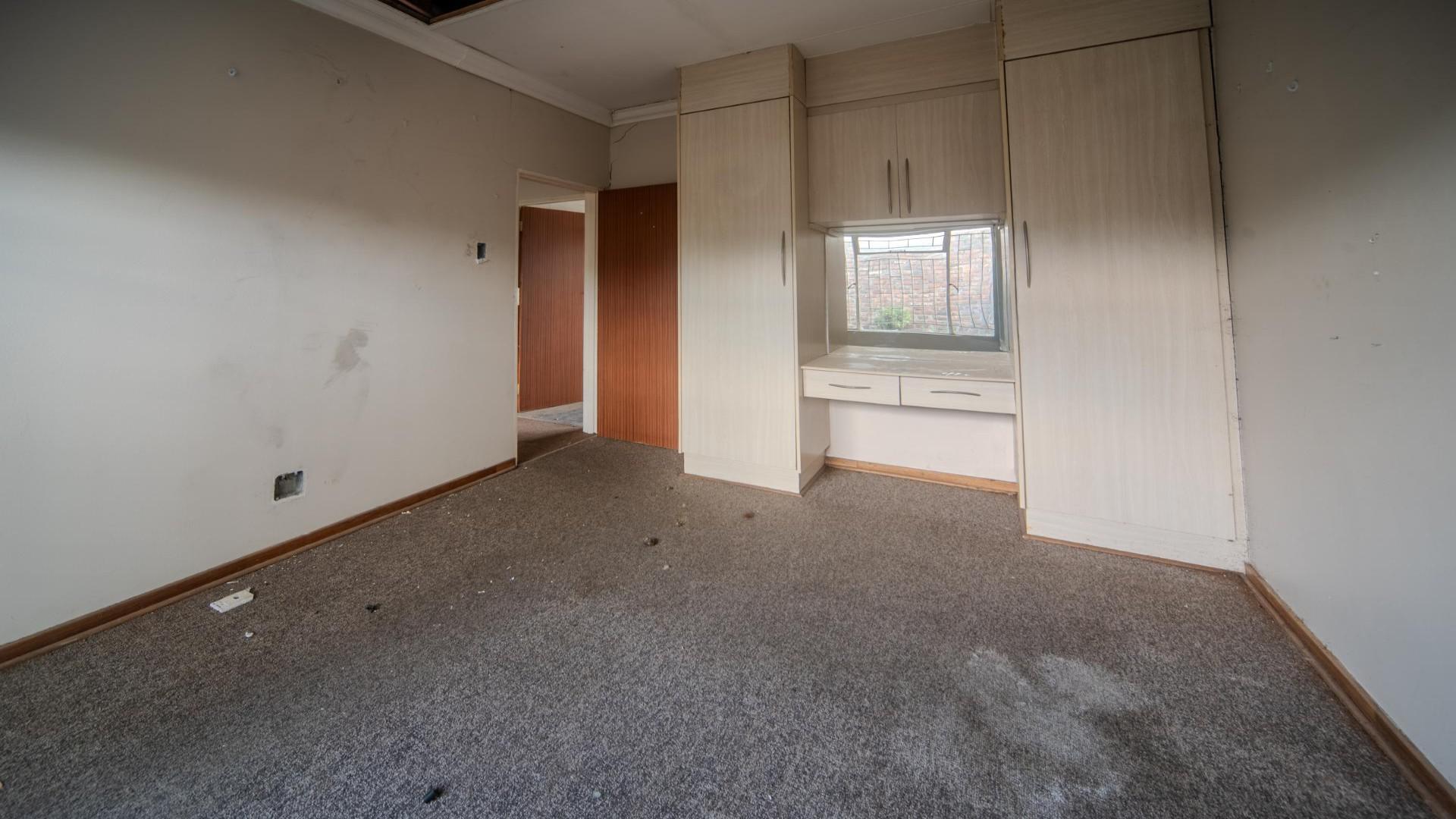 Bed Room 3 of property in Standerton