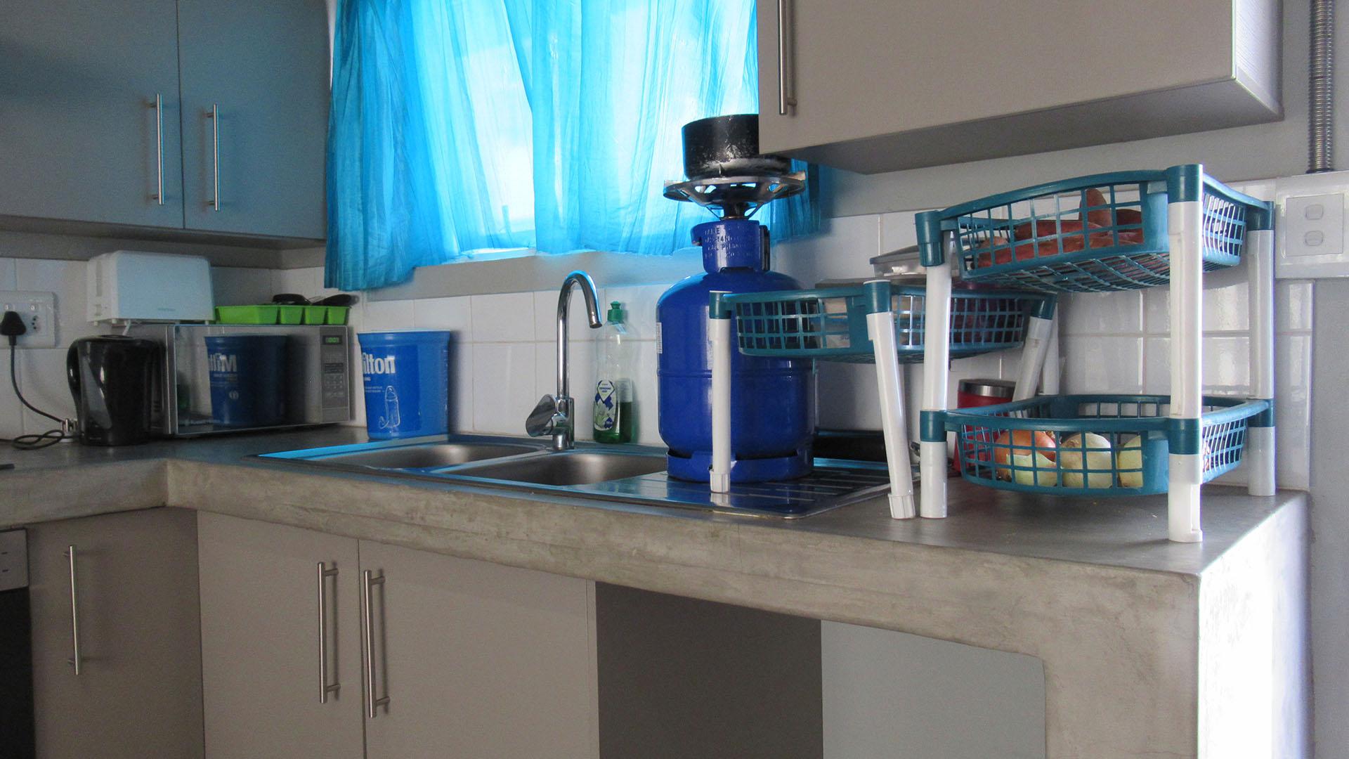 Kitchen - 7 square meters of property in Northgate (JHB)