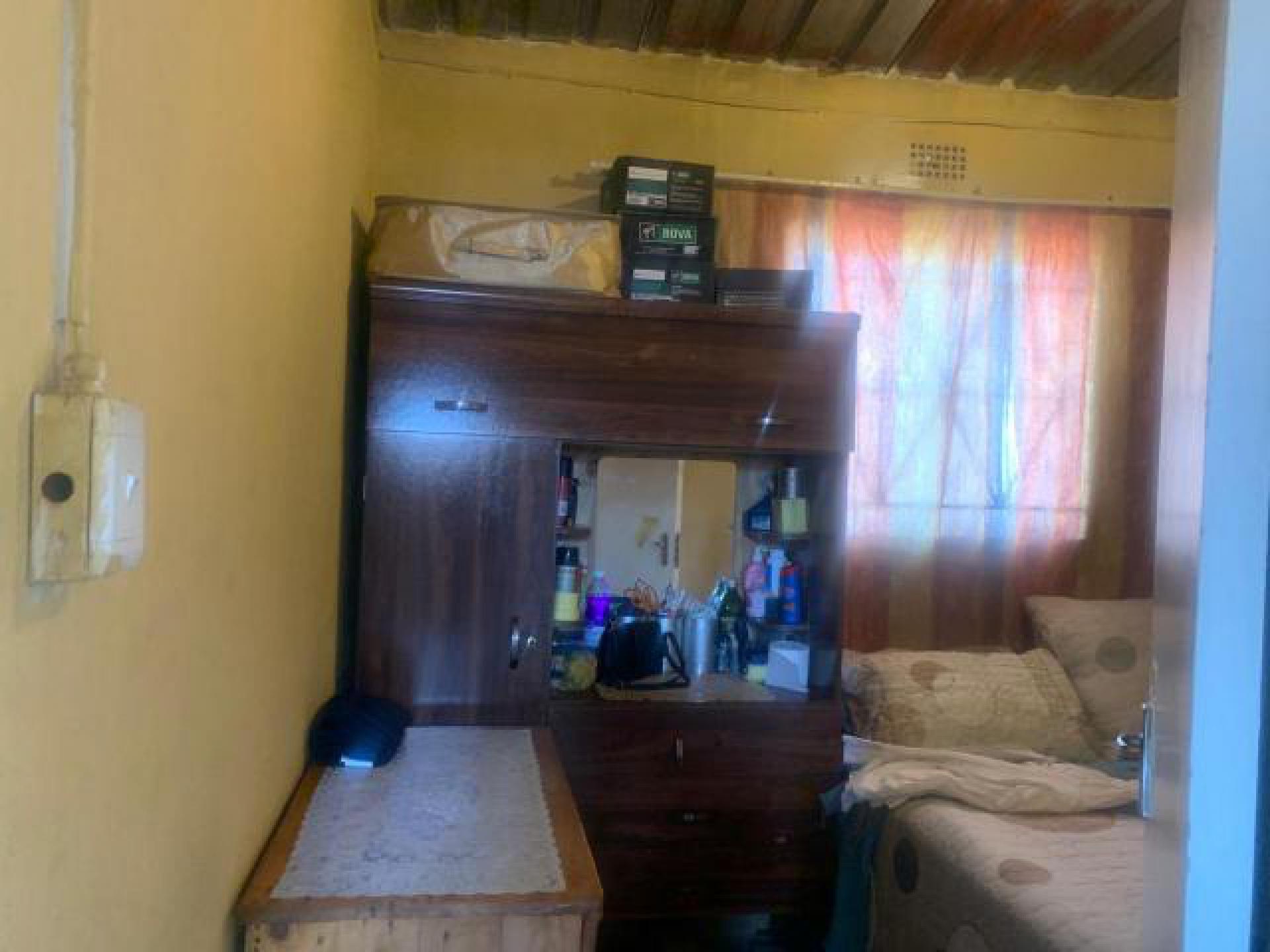 Bed Room 1 of property in Tsakane