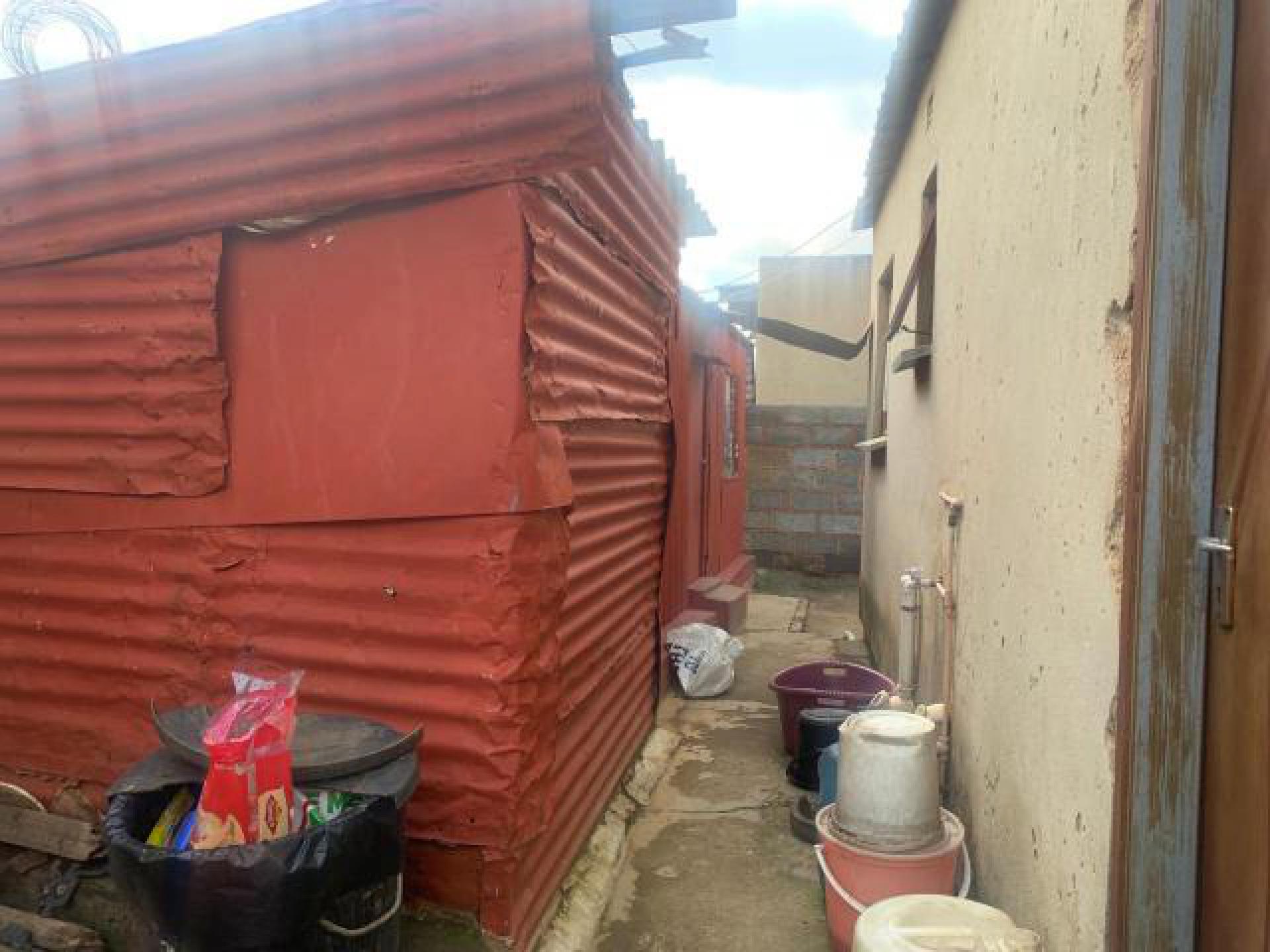 Backyard of property in Tsakane