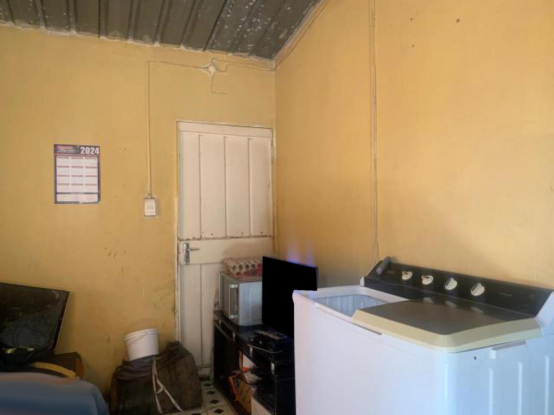 Lounges of property in Tsakane