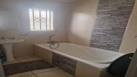 Bathroom 1 of property in Mayfield