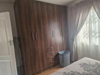 Bed Room 1 of property in Mayfield