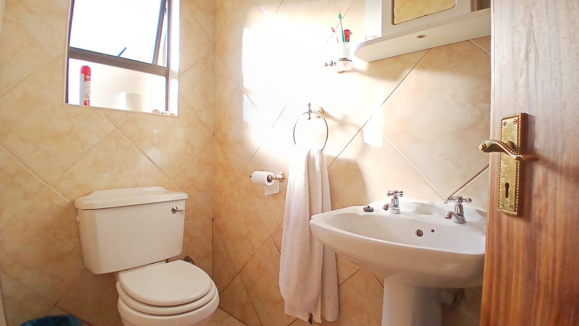 Bathroom 1 of property in Fochville