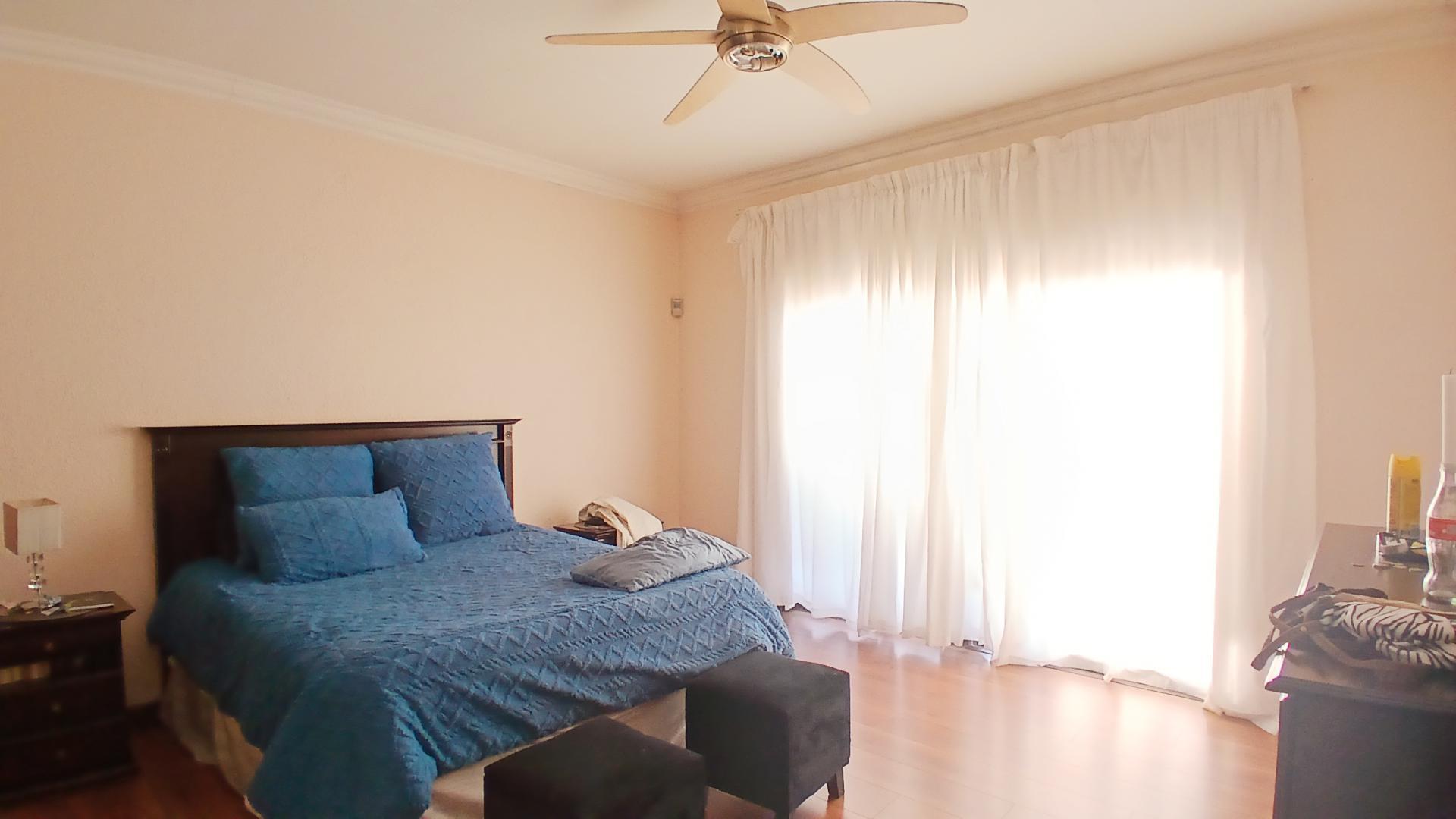 Main Bedroom of property in Fochville