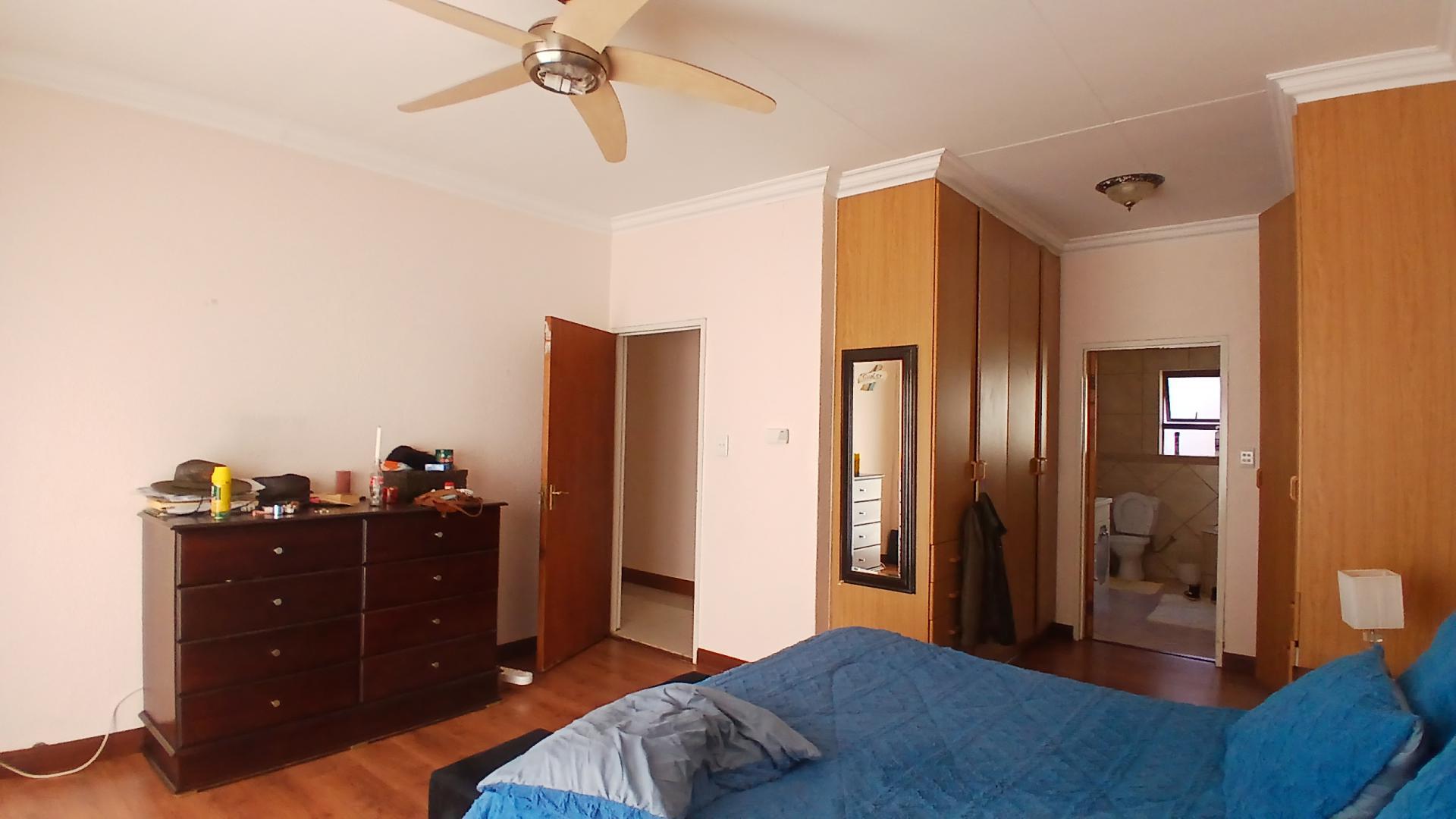 Main Bedroom of property in Fochville