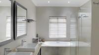 Main Bathroom - 15 square meters of property in Morningside - DBN