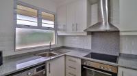 Kitchen - 8 square meters of property in Essenwood