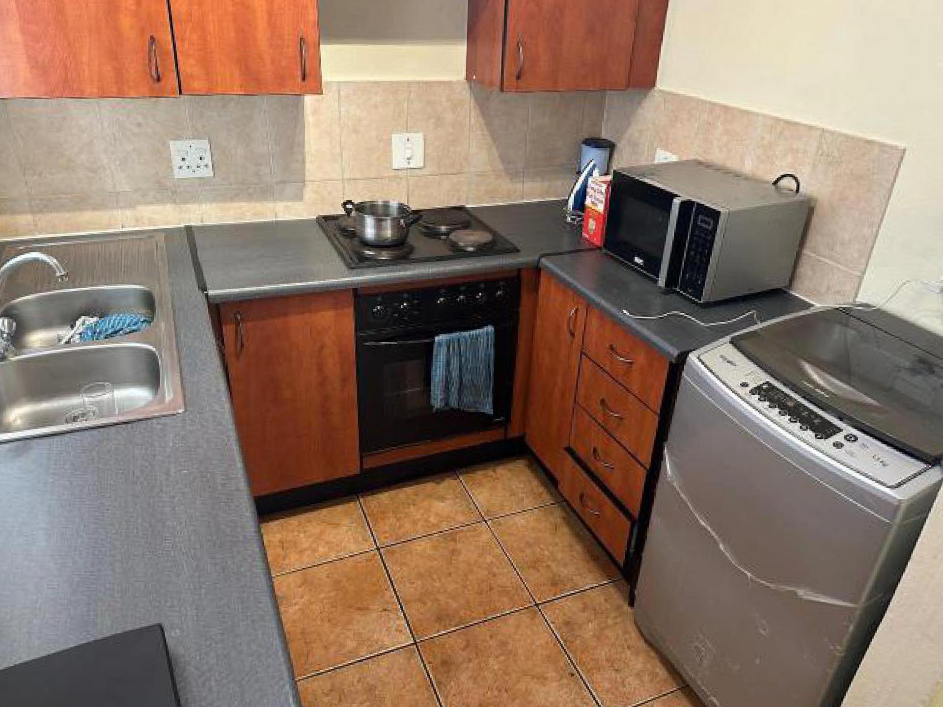 Kitchen of property in Clubview