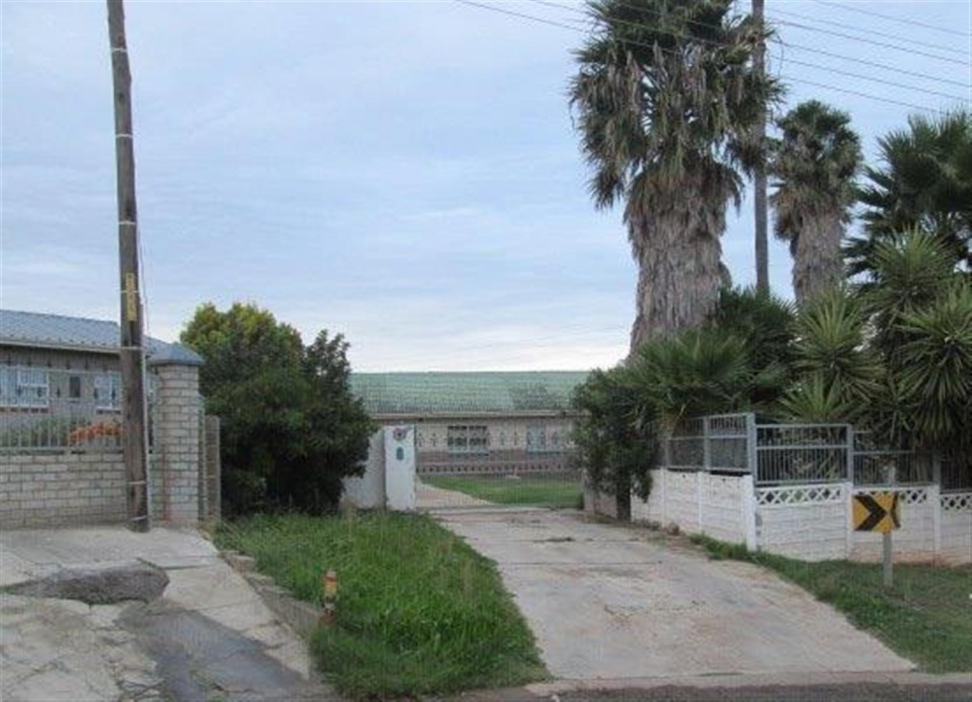 Front View of property in Manor Heights