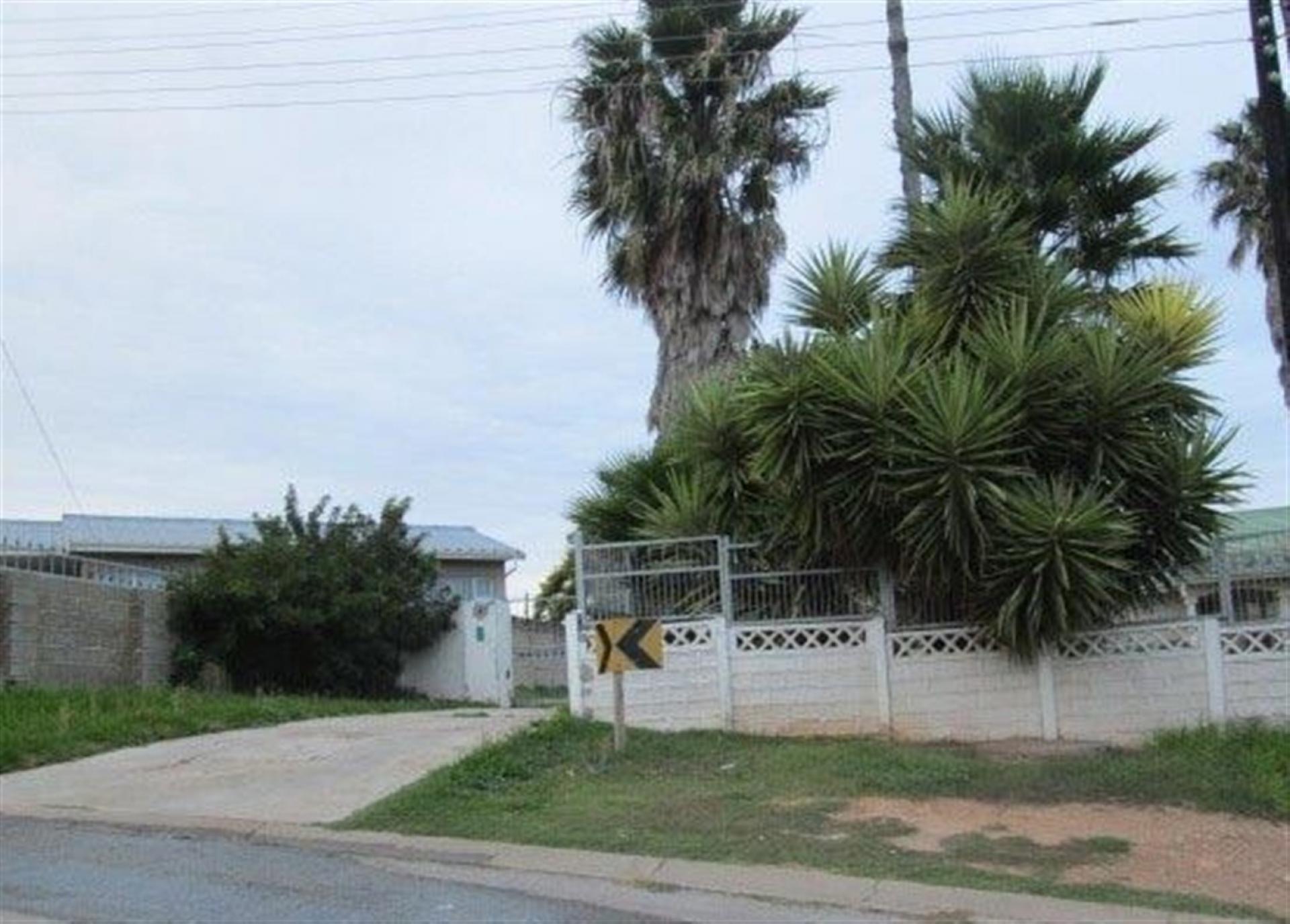 Front View of property in Manor Heights