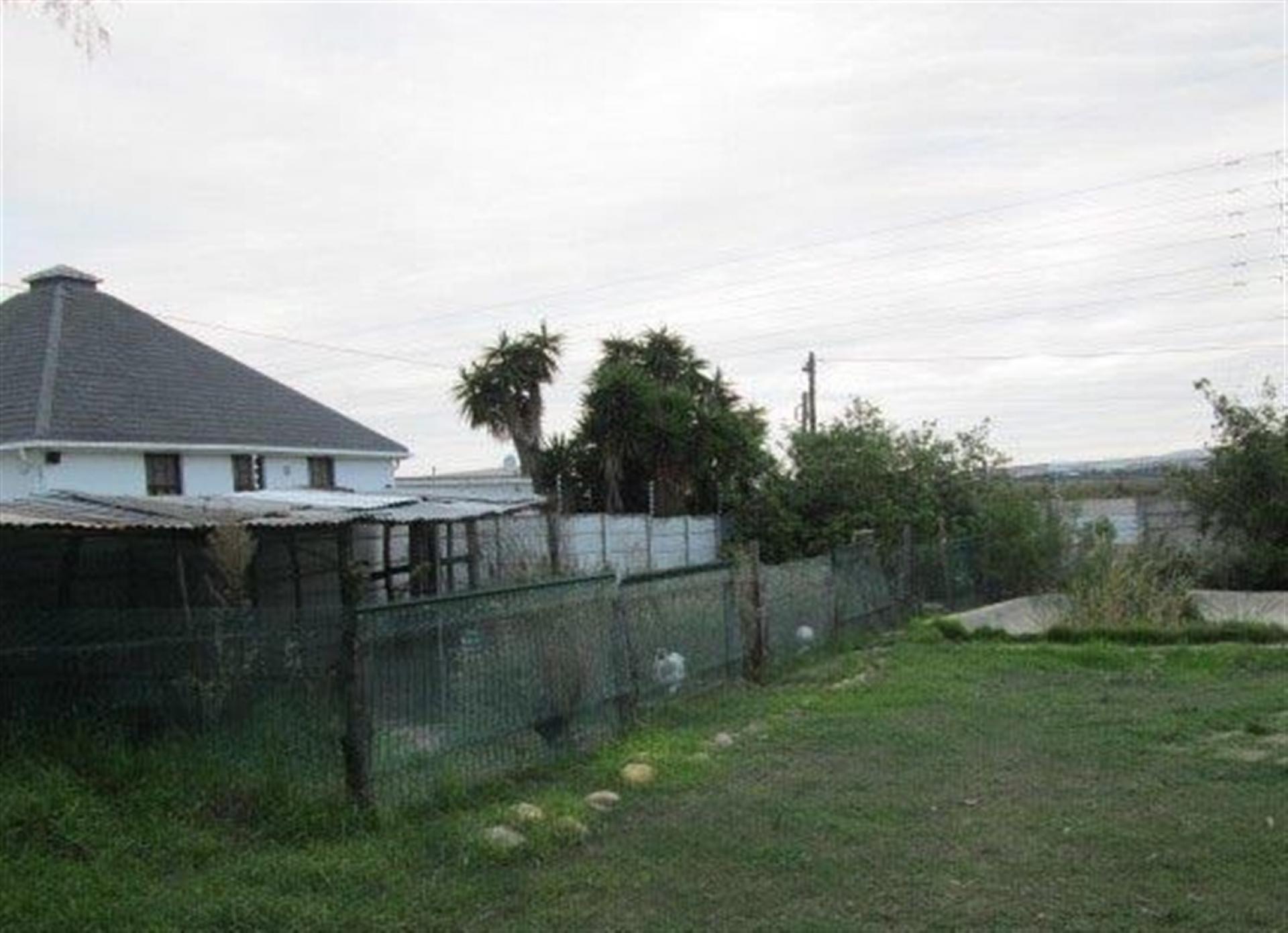 Front View of property in Manor Heights