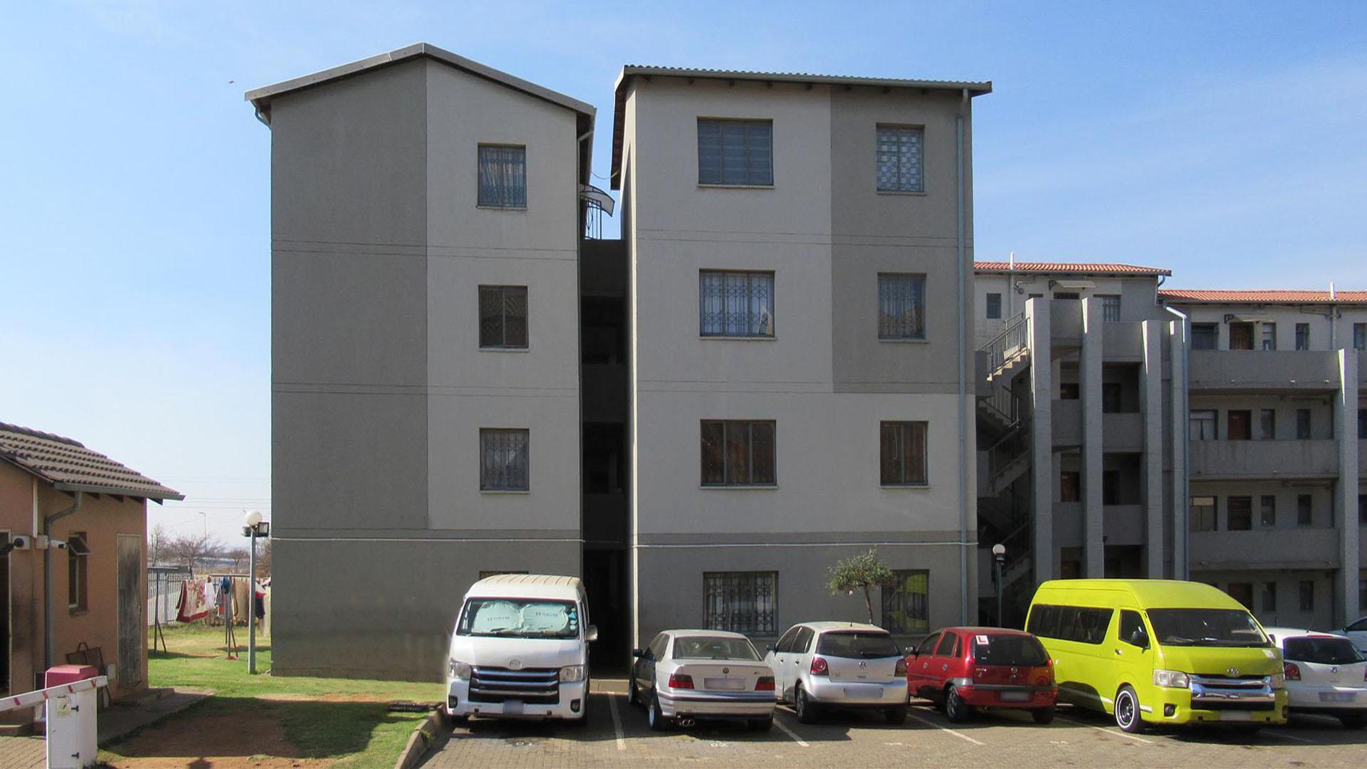 Front View of property in Jabulani