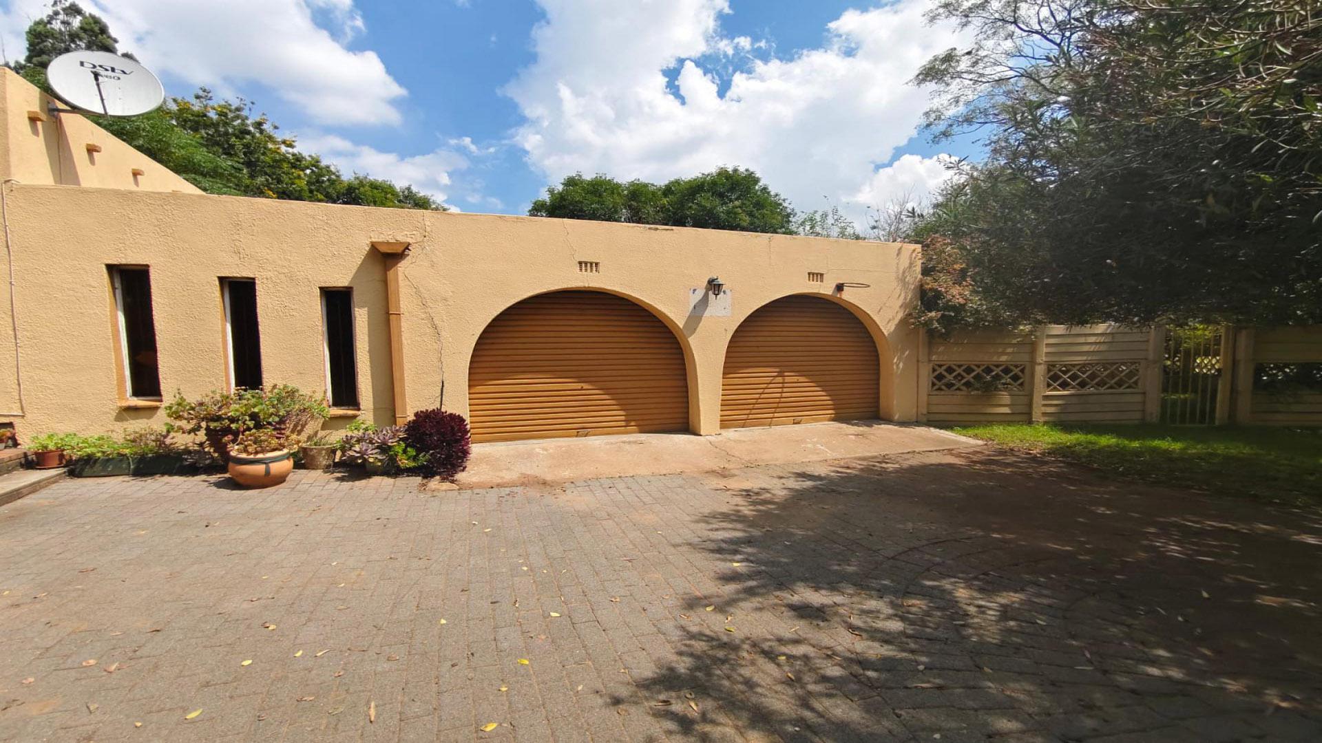Garage of property in Sunair Park