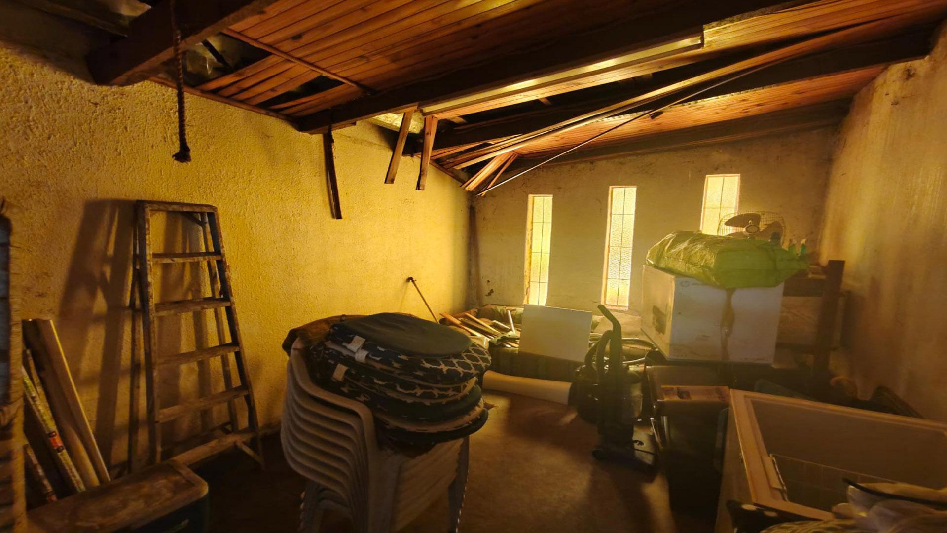 Spaces of property in Sunair Park