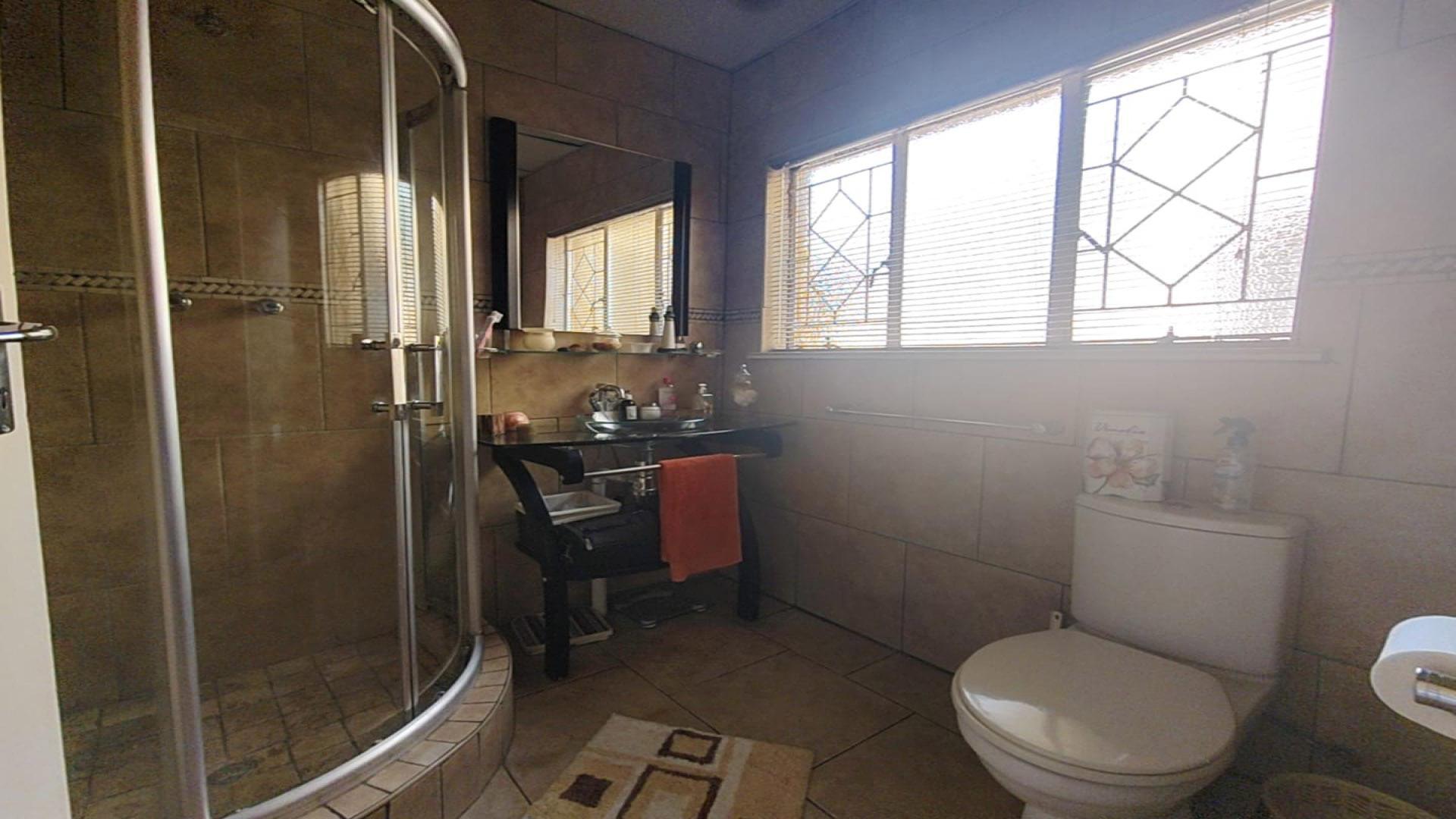 Bathroom 1 of property in Sunair Park