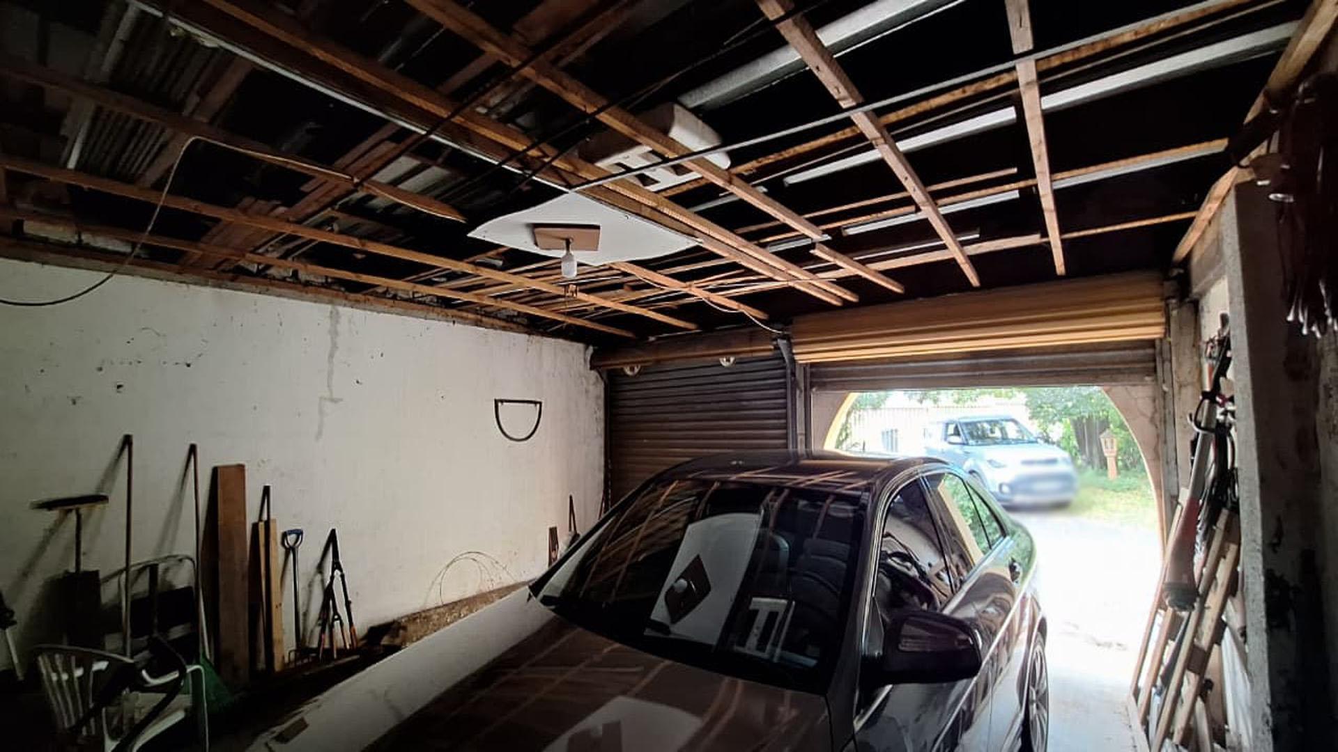 Garage - 39 square meters of property in Sunair Park