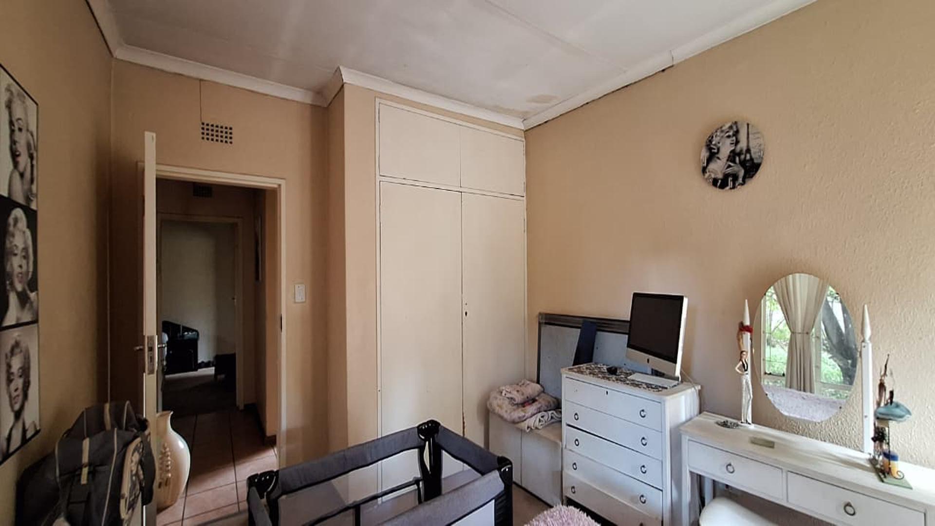 Bed Room 2 - 15 square meters of property in Sunair Park