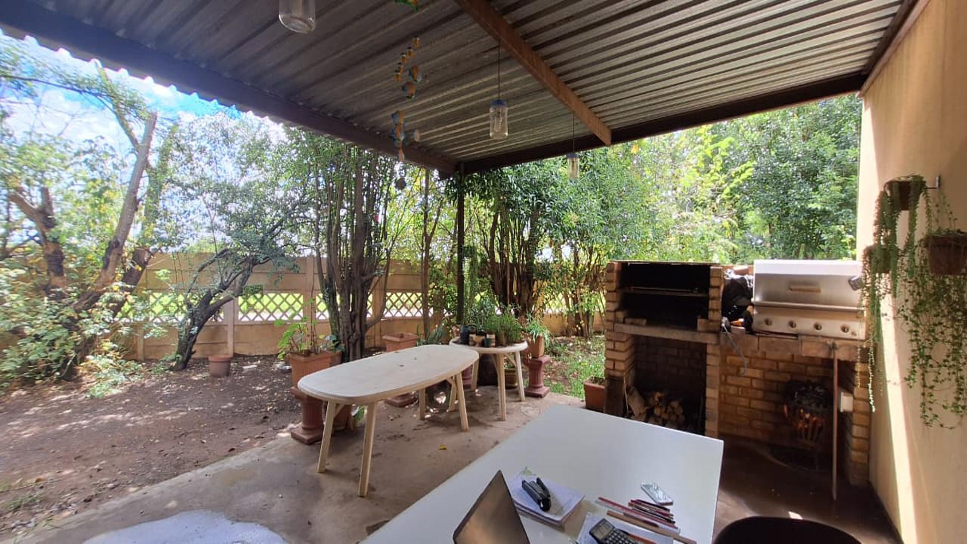 Patio - 28 square meters of property in Sunair Park