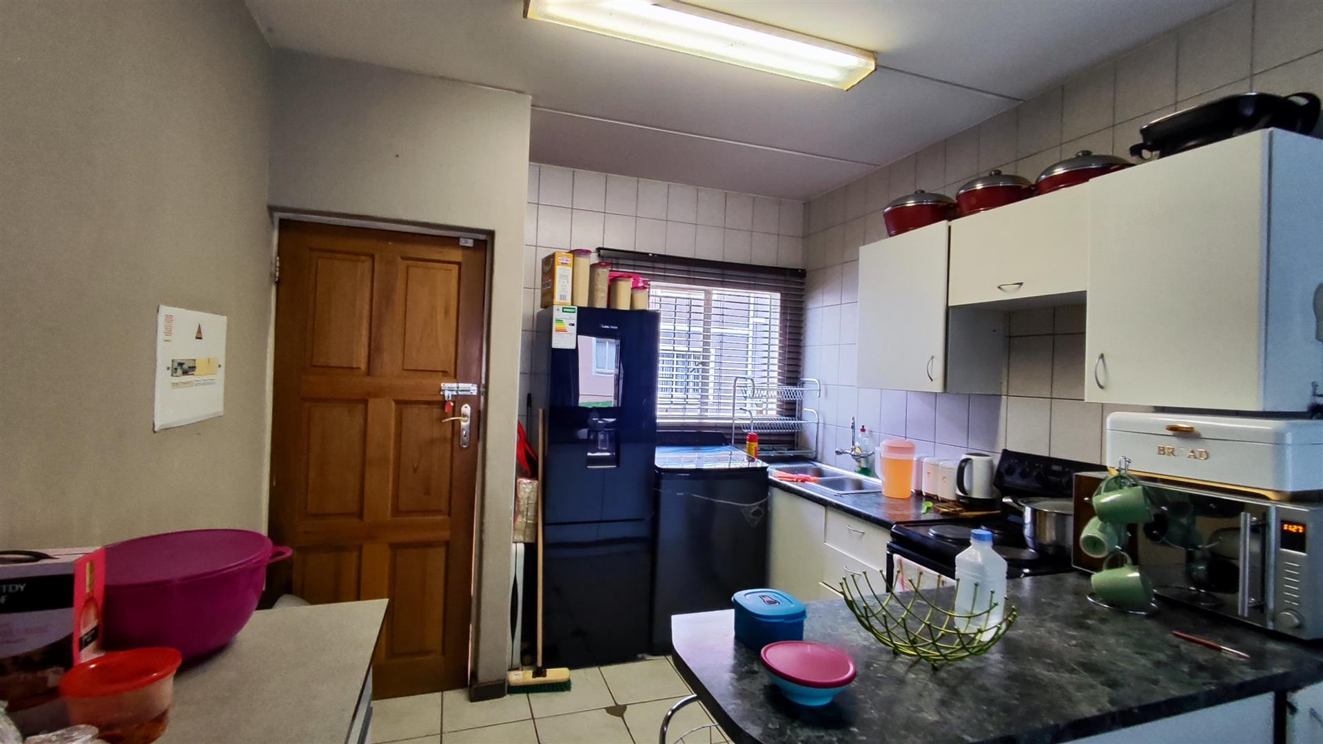 Kitchen - 9 square meters of property in Comet