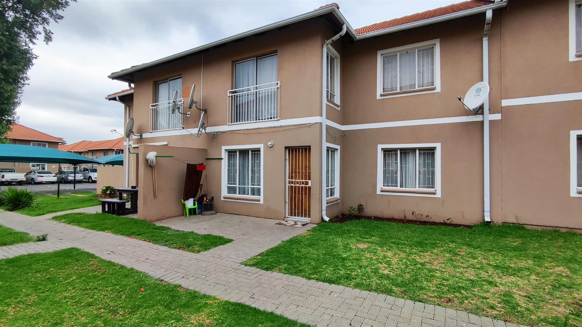 Backyard of property in Comet