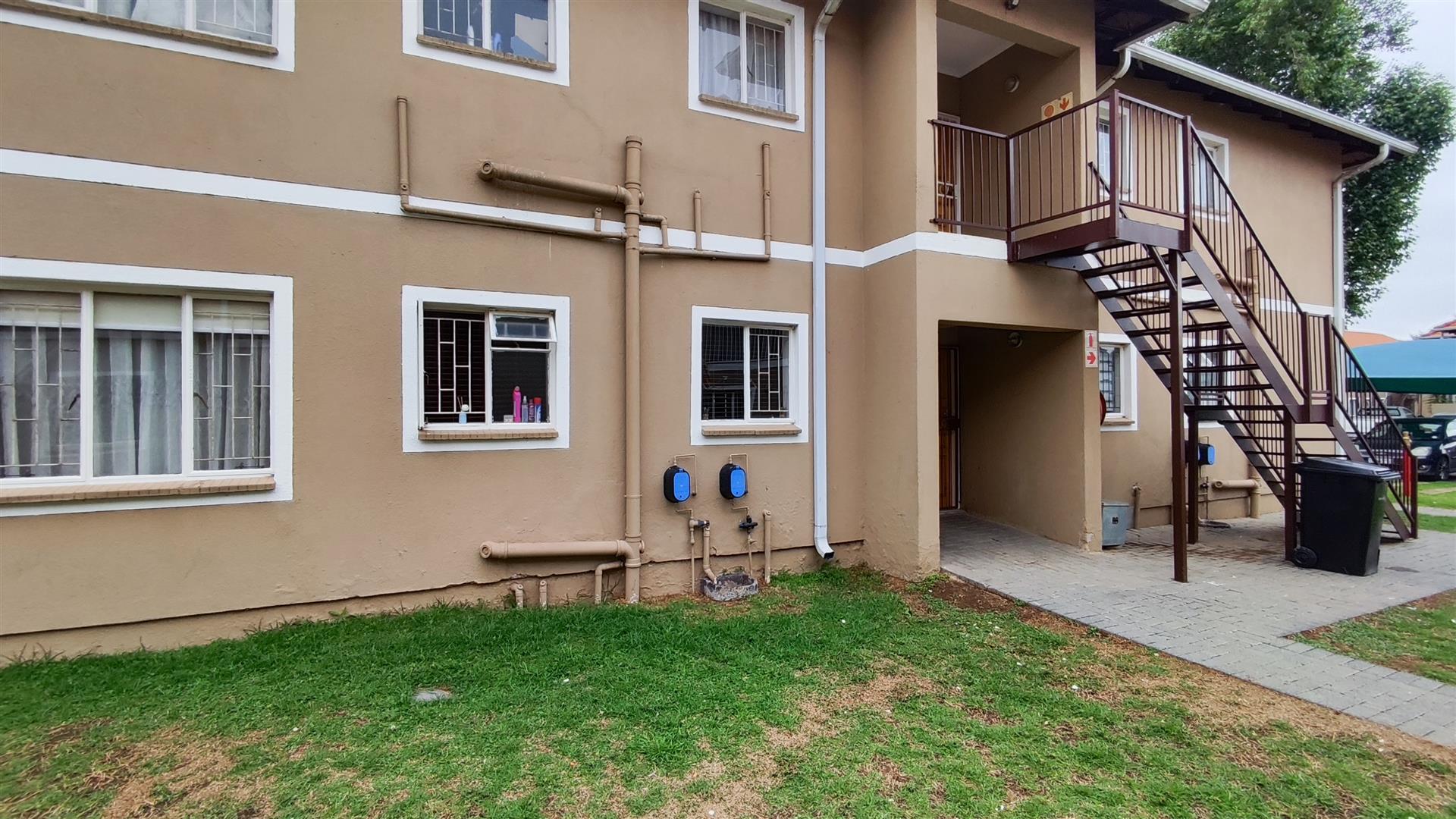 Front View of property in Comet