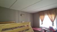 Bed Room 1 of property in Comet