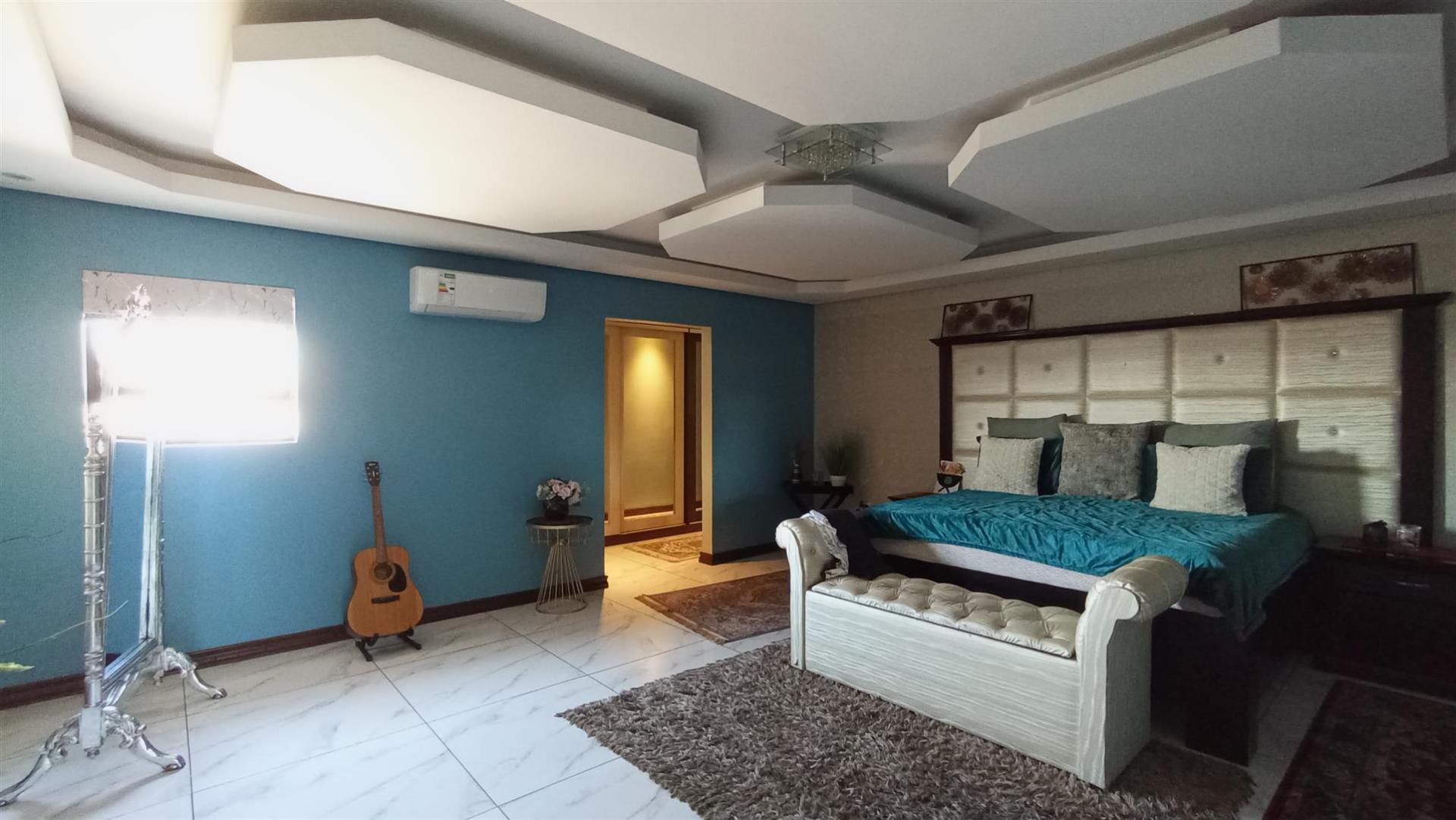 Main Bedroom - 55 square meters of property in Aerorand