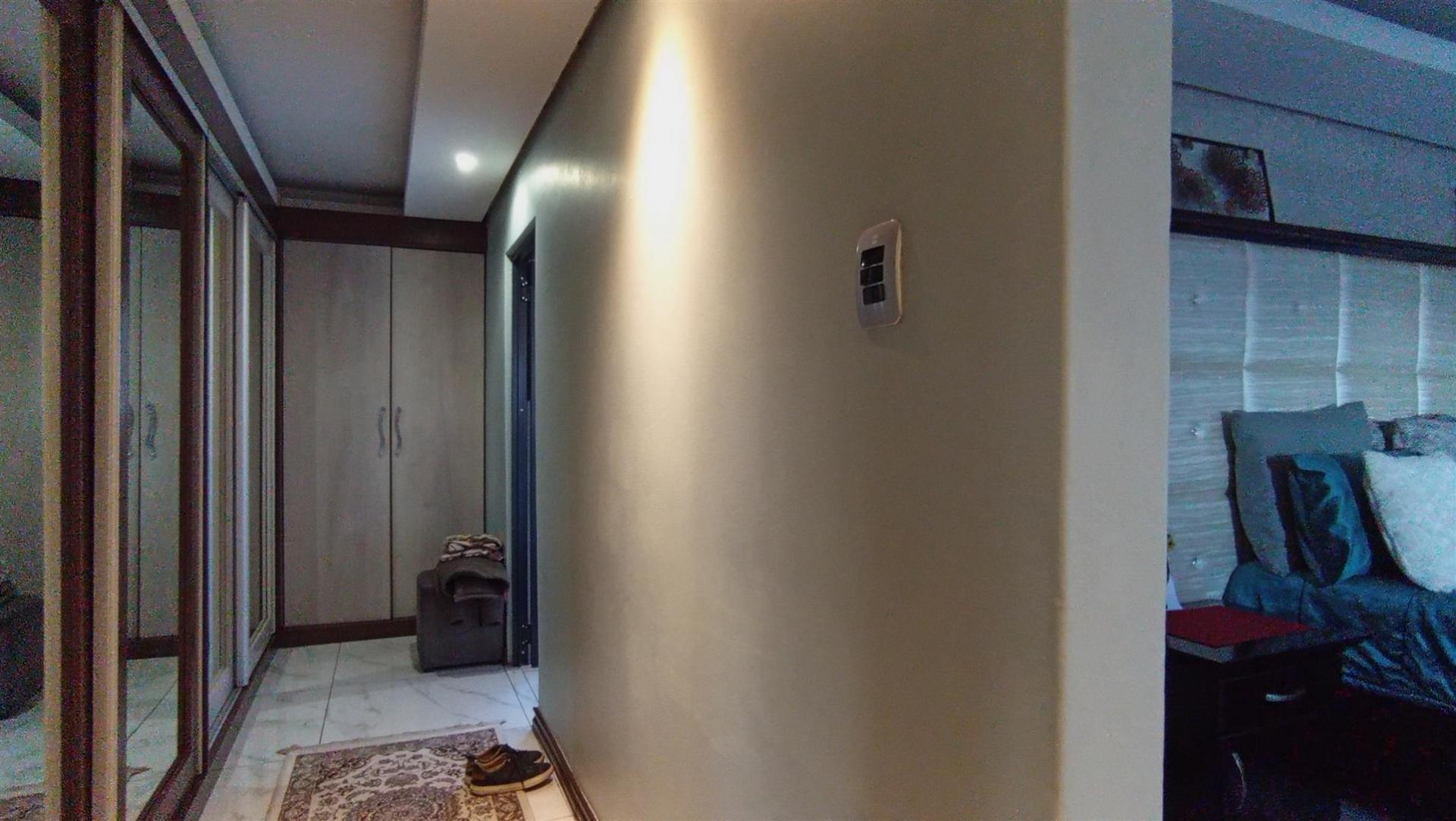 Spaces - 101 square meters of property in Aerorand