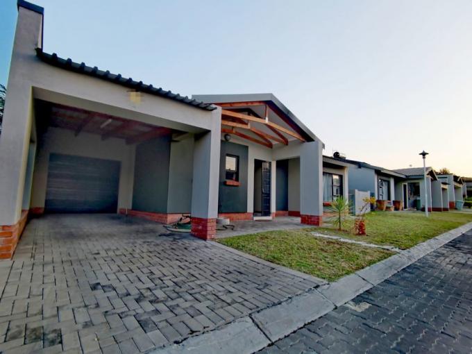 3 Bedroom Simplex for Sale For Sale in Waterval East - MR579430