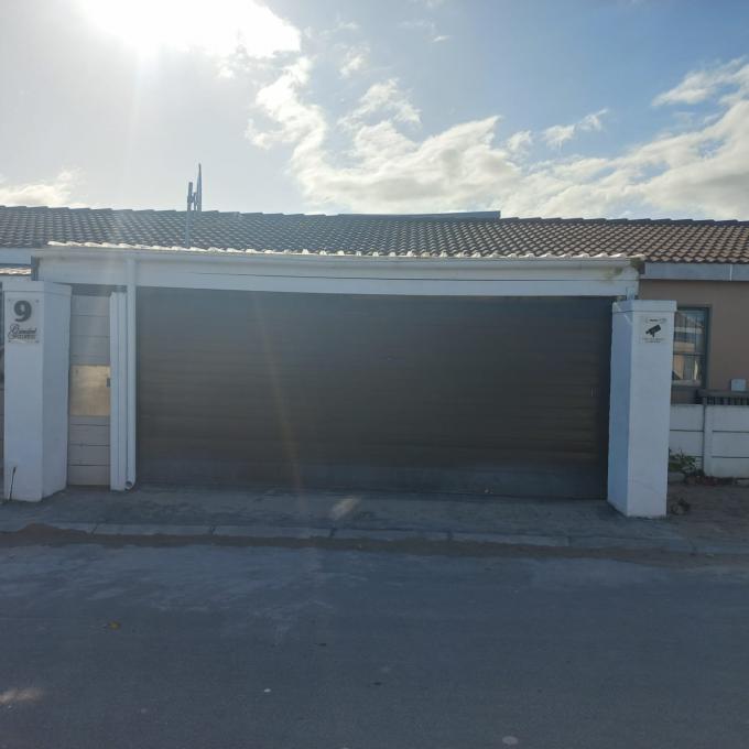 3 Bedroom House for Sale and to Rent For Sale in Pelikan Par